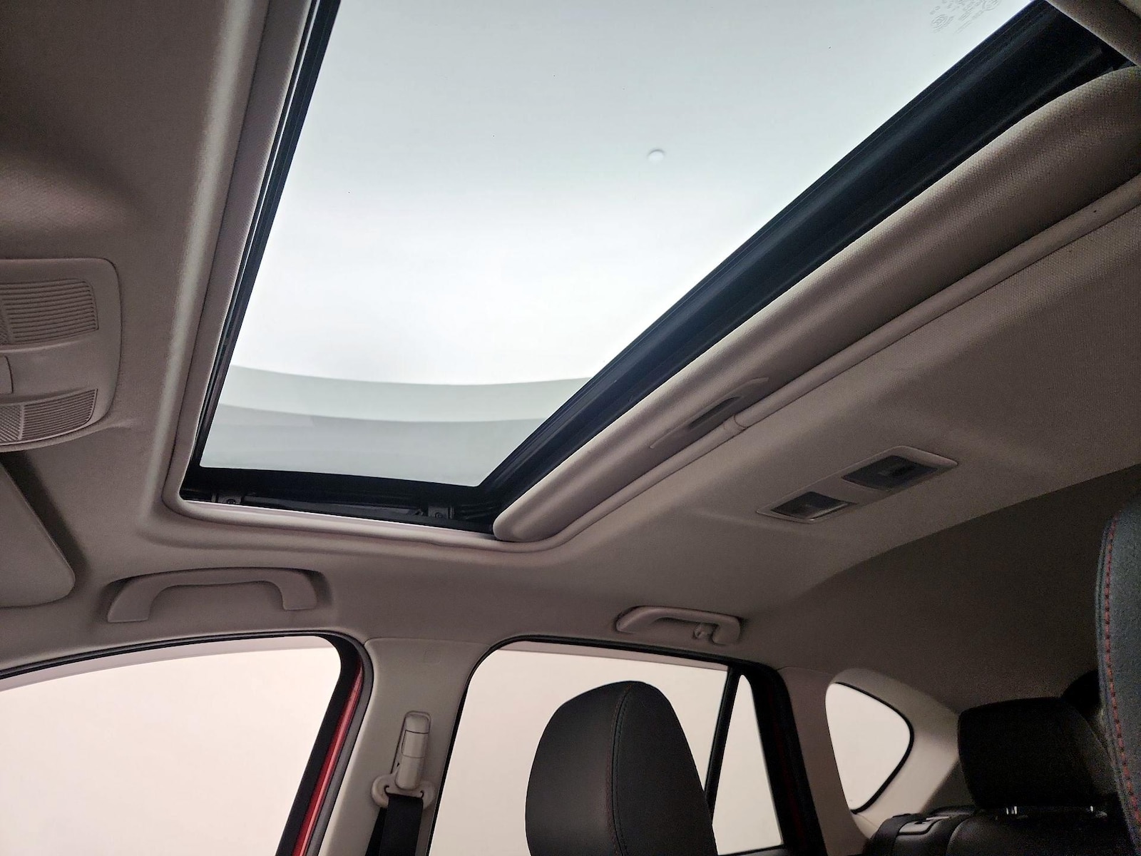 Sunroof(s) & Overhead Airbags