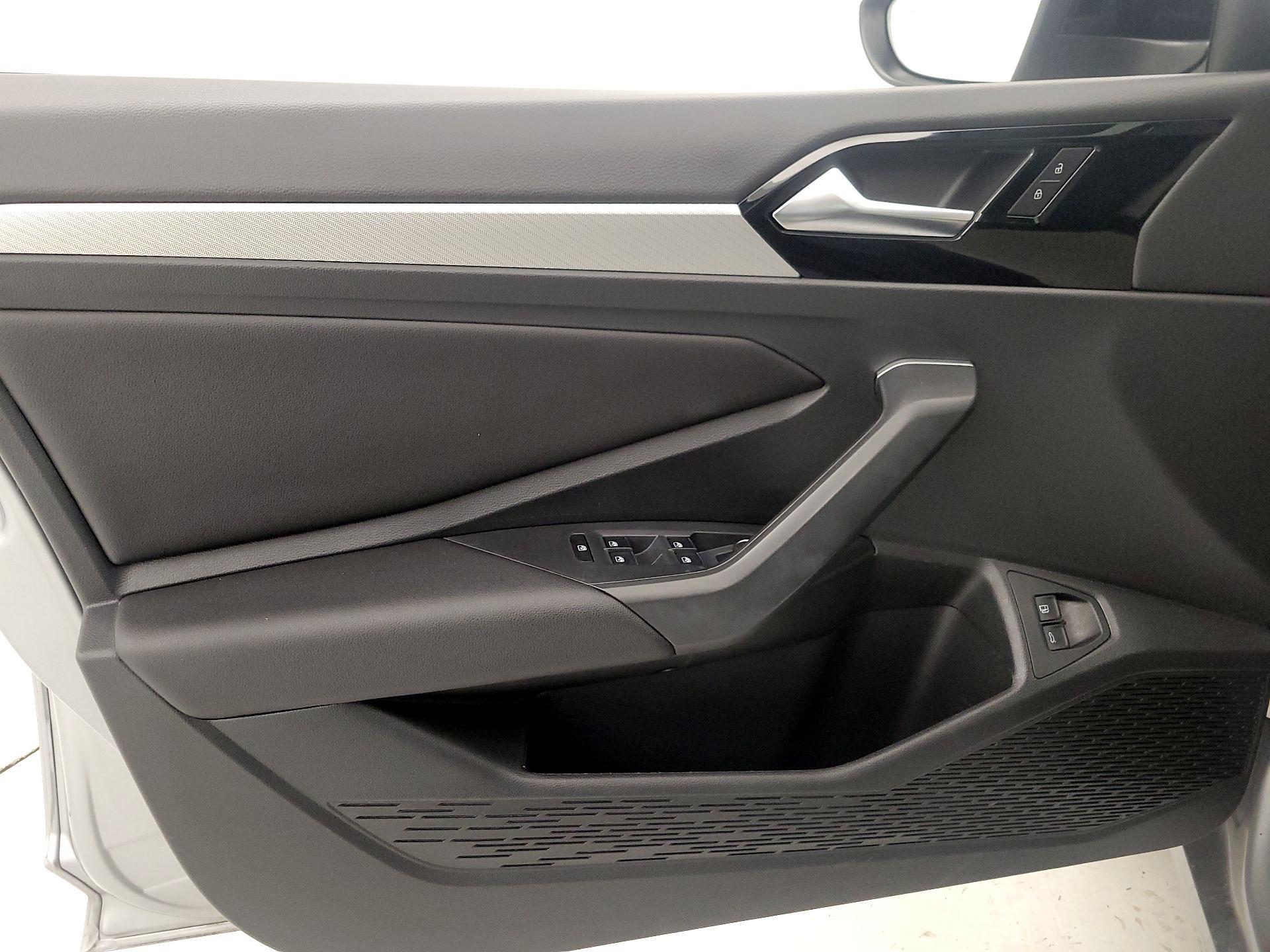 Thumbnail: 2021 Volkswagen Jetta - 12