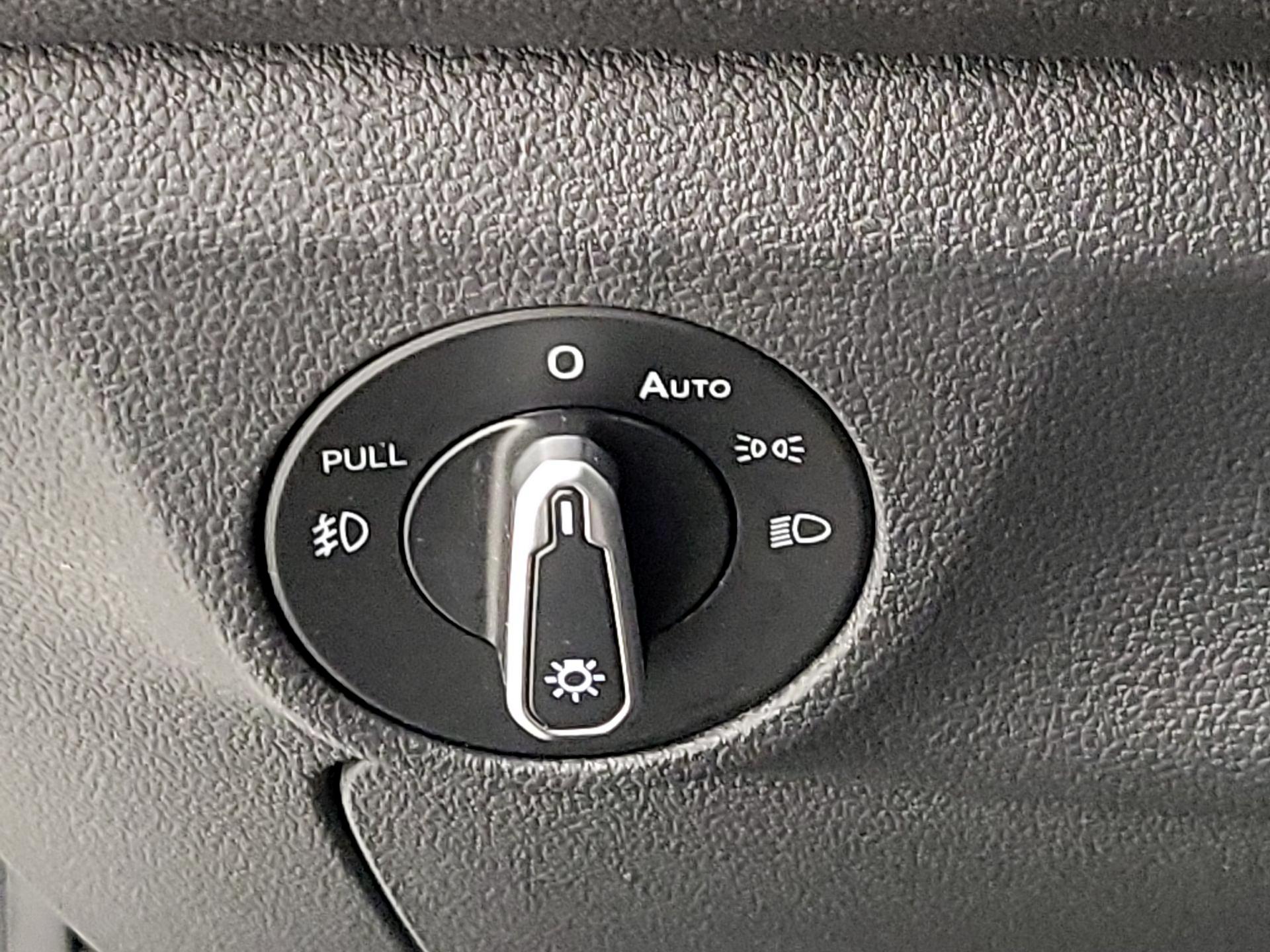 Thumbnail: 2021 Volkswagen Jetta - 13