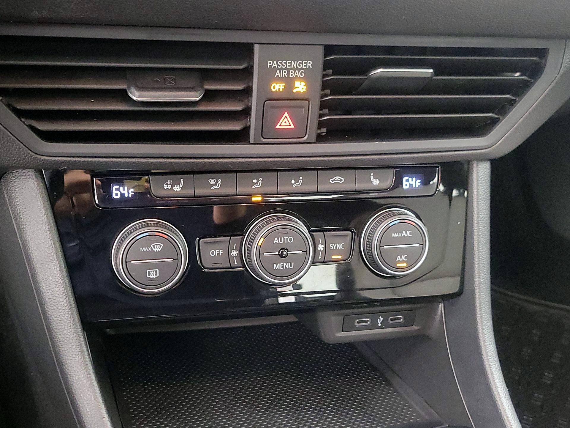 Thumbnail: 2021 Volkswagen Jetta - 16