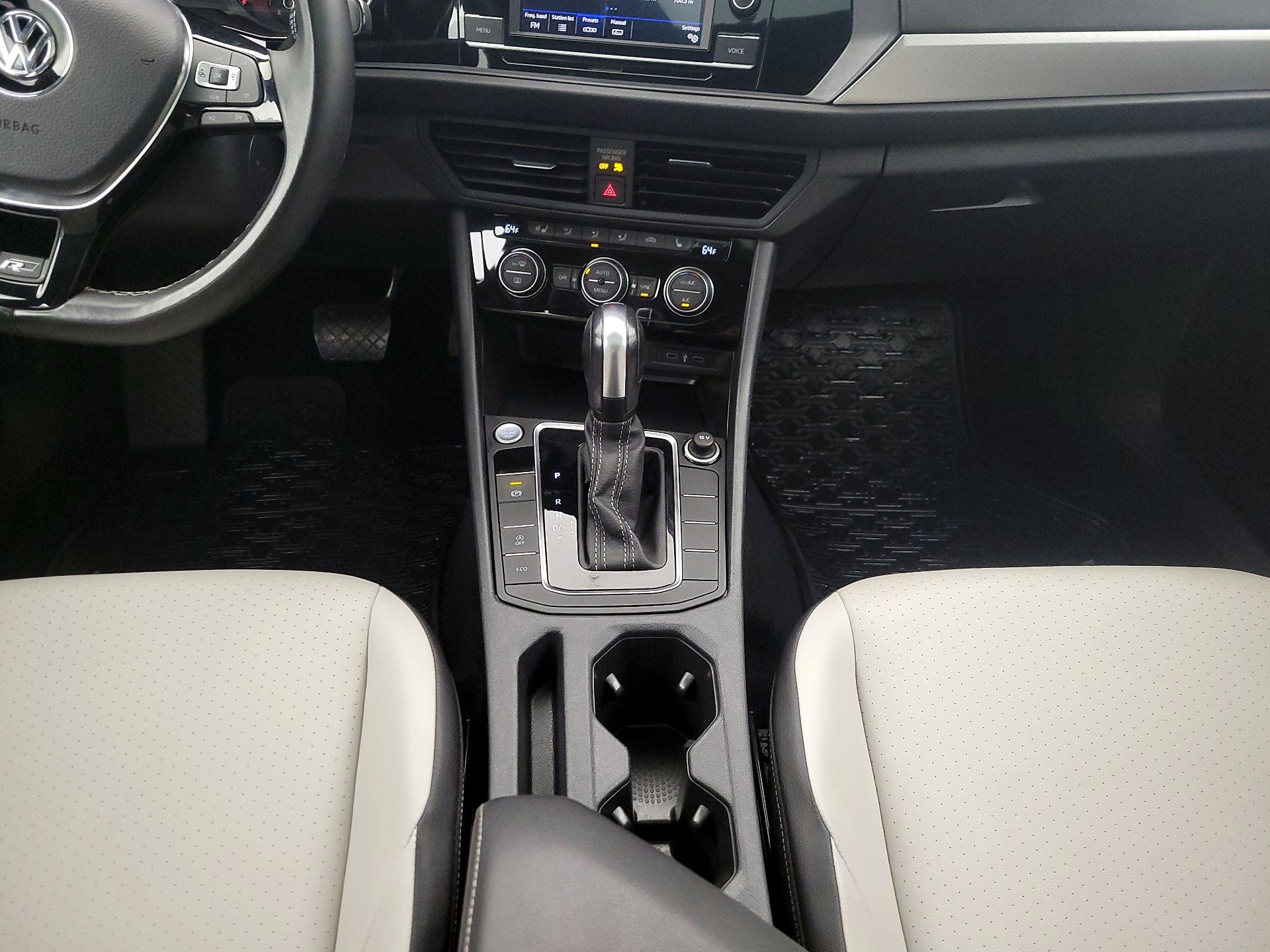 Thumbnail: 2021 Volkswagen Jetta - 17