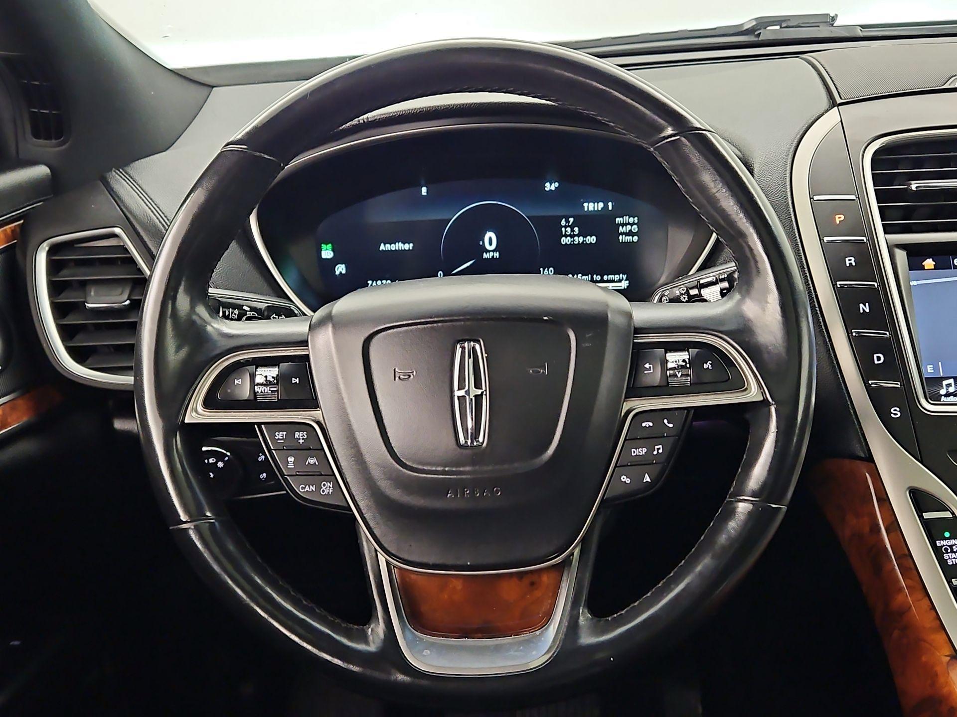 Thumbnail: 2019 Lincoln Nautilus - 10