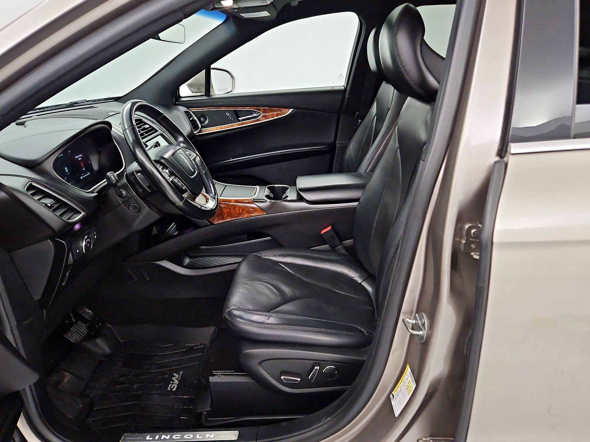 Thumbnail: 2019 Lincoln Nautilus - 11