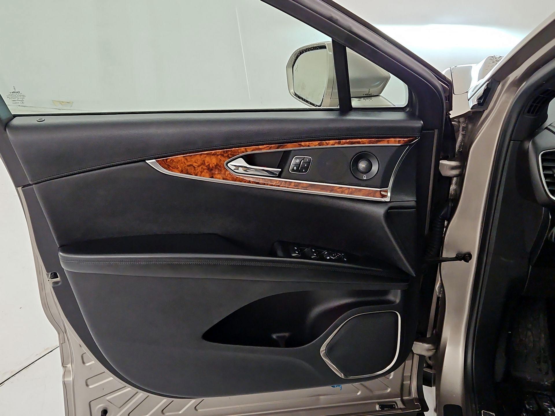 Thumbnail: 2019 Lincoln Nautilus - 12