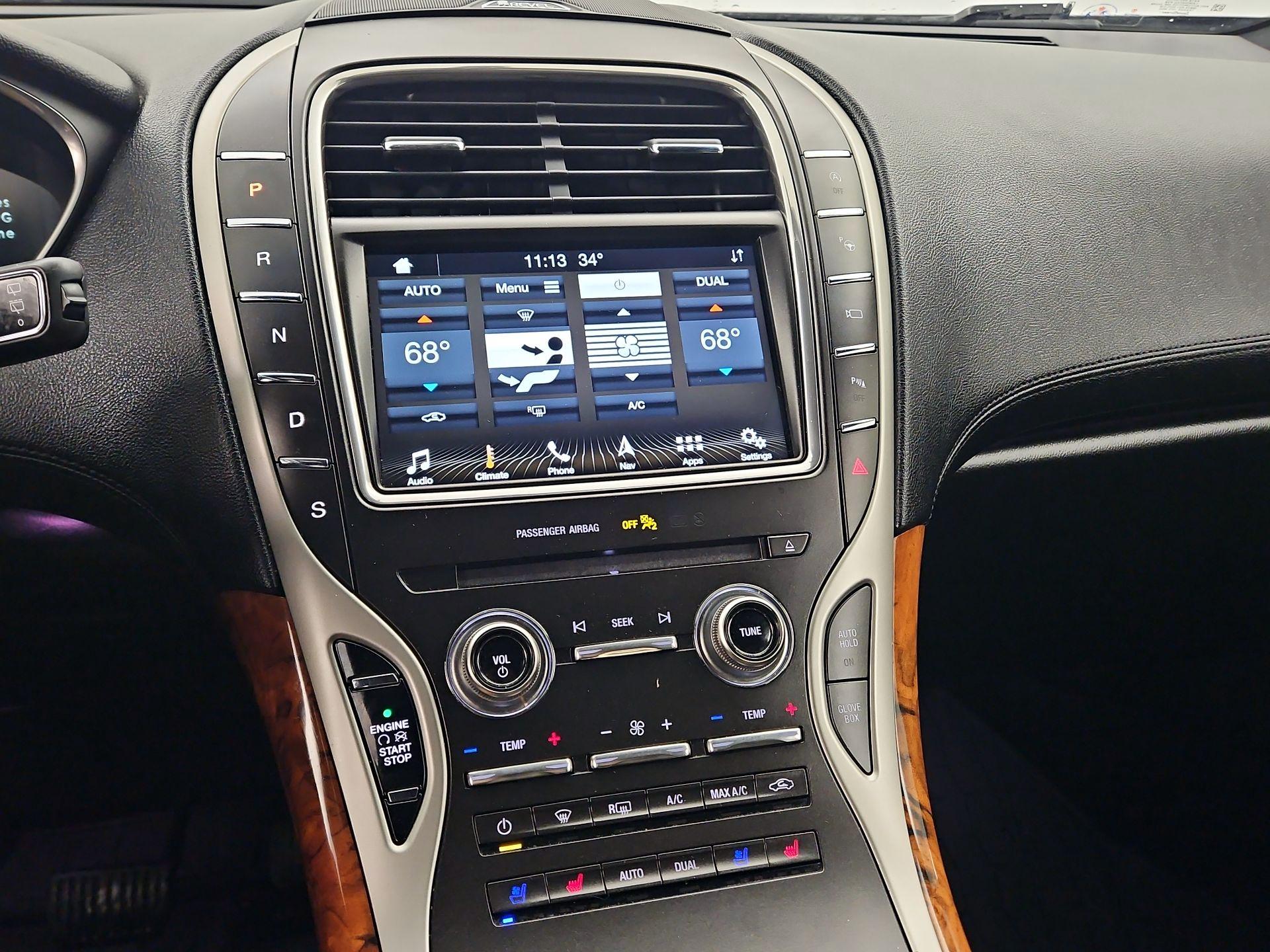 Thumbnail: 2019 Lincoln Nautilus - 17