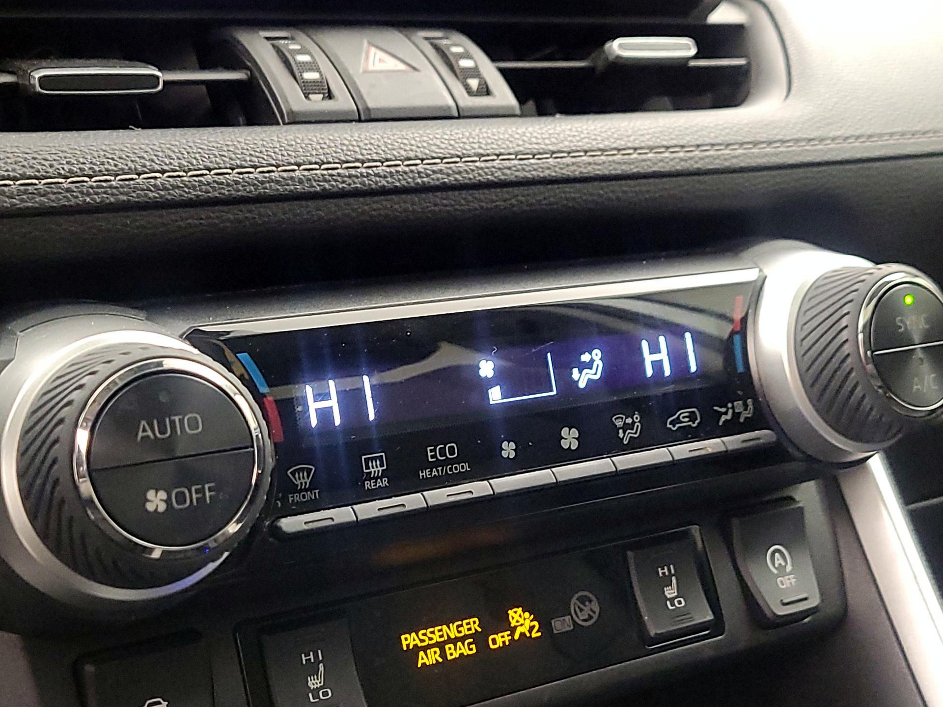 Thumbnail: 2021 Toyota RAV4 - 16