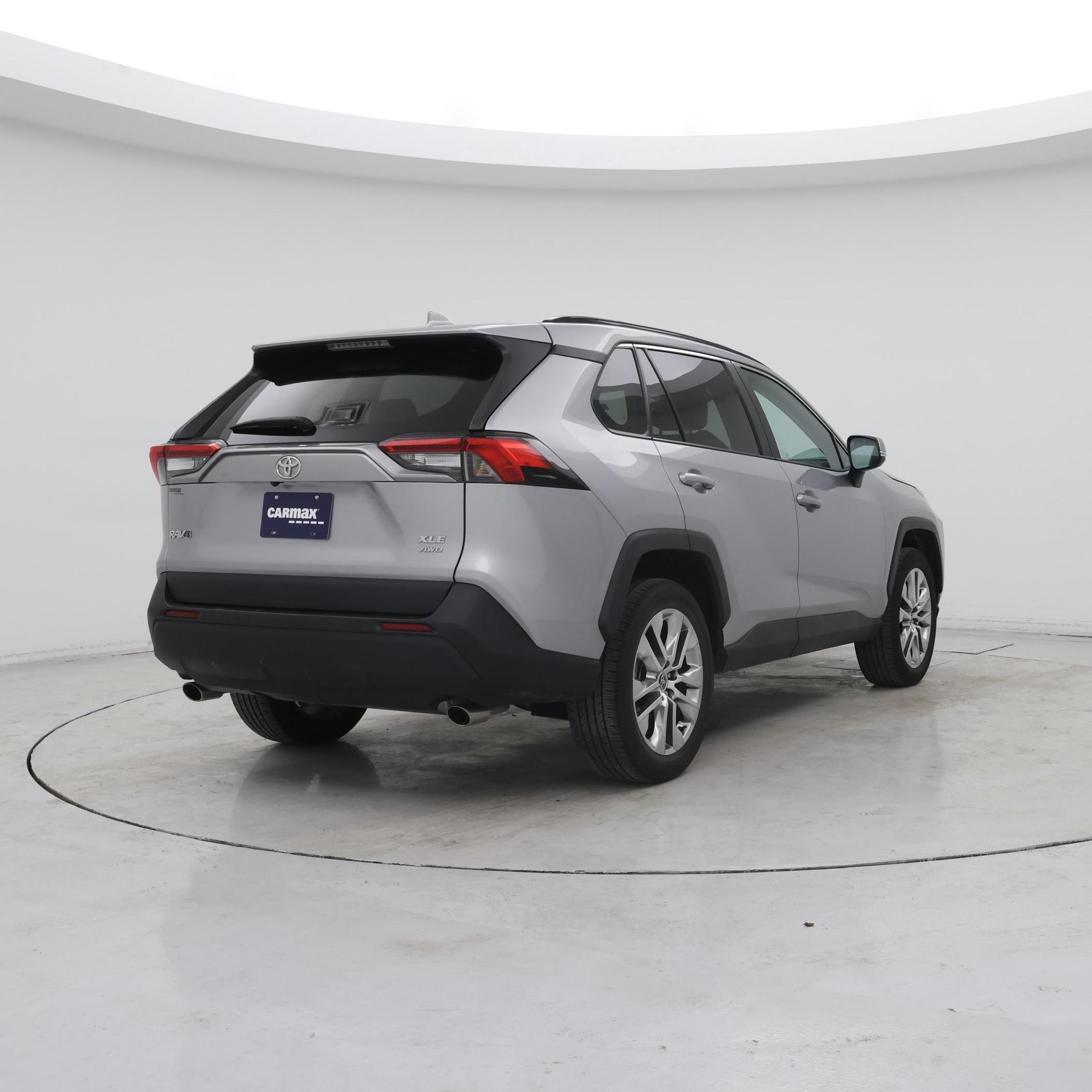 Thumbnail: 2021 Toyota RAV4 - 8