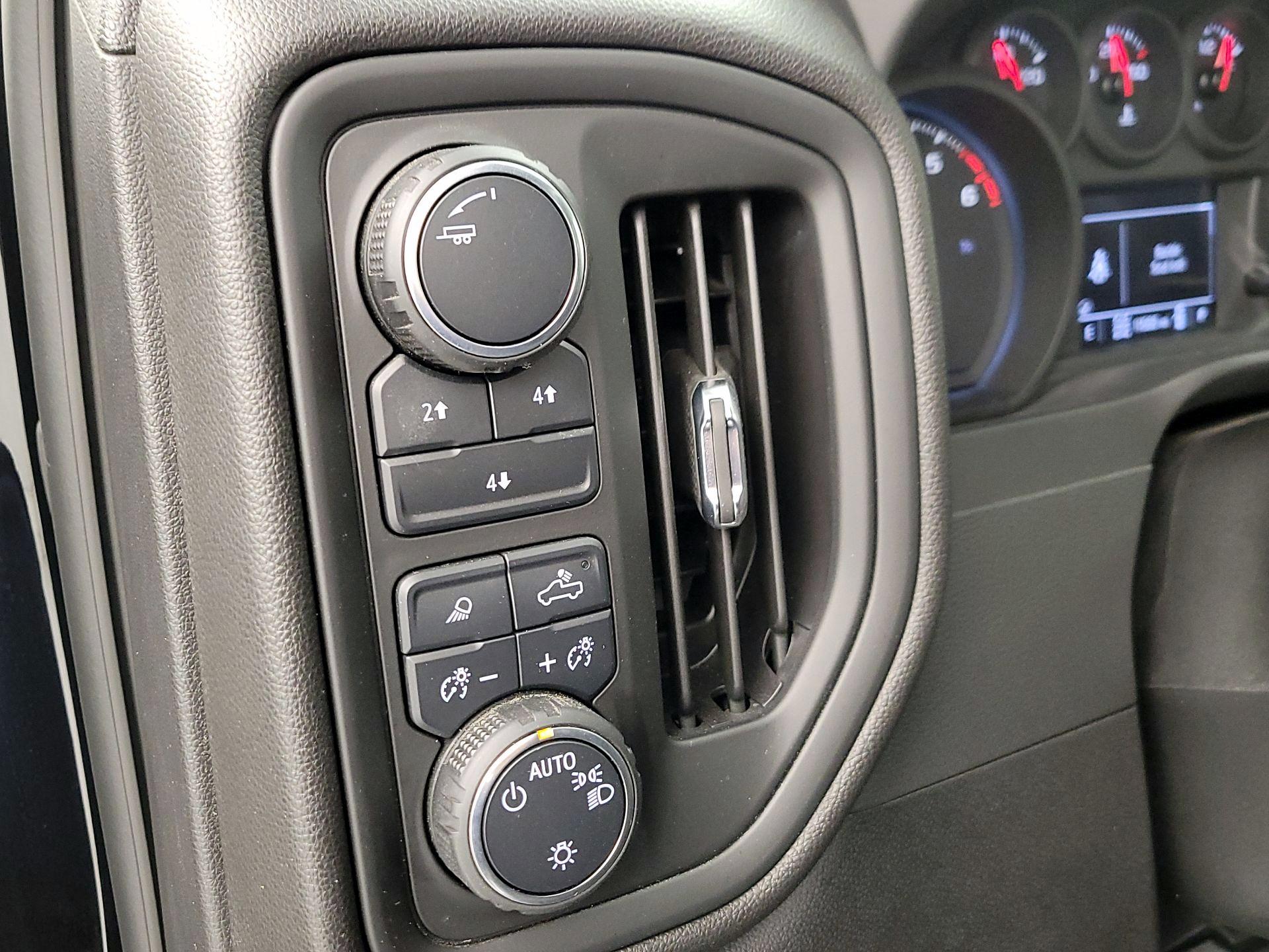 Thumbnail: 2025 Chevrolet Silverado 2500 - 13