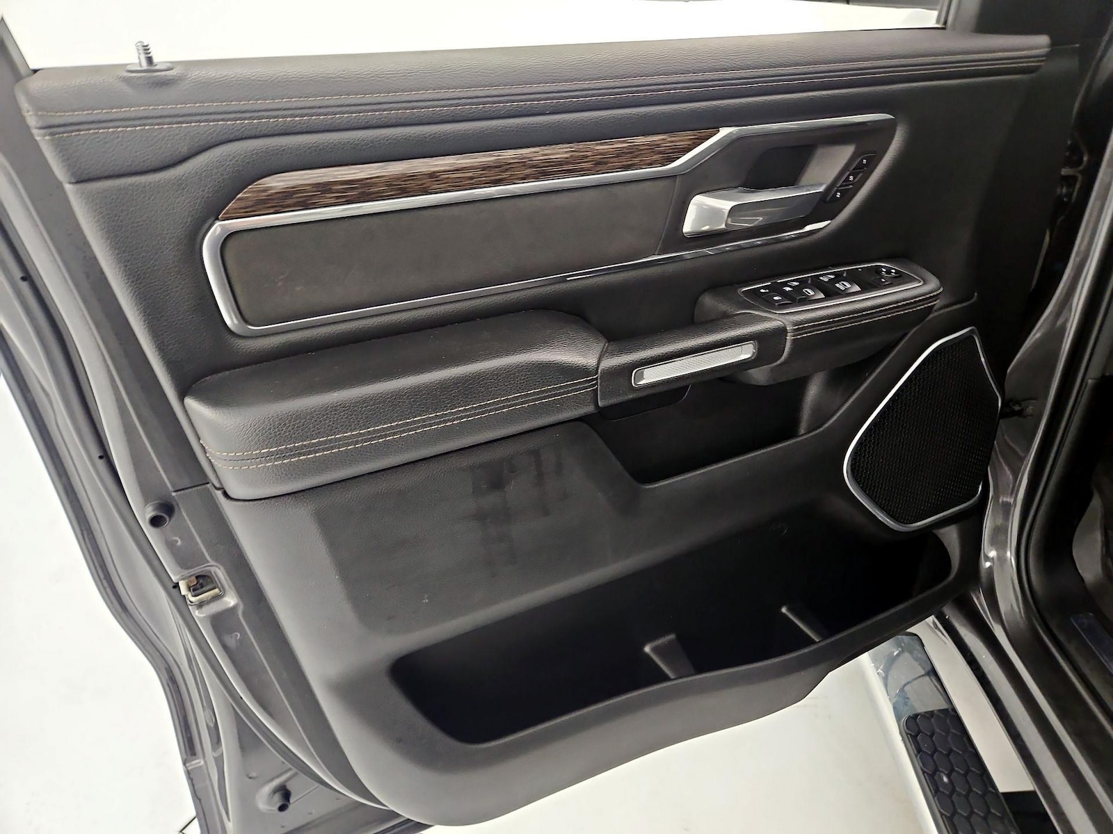 2019 RAM Ram 1500 Pickup Laramie - Photo 13