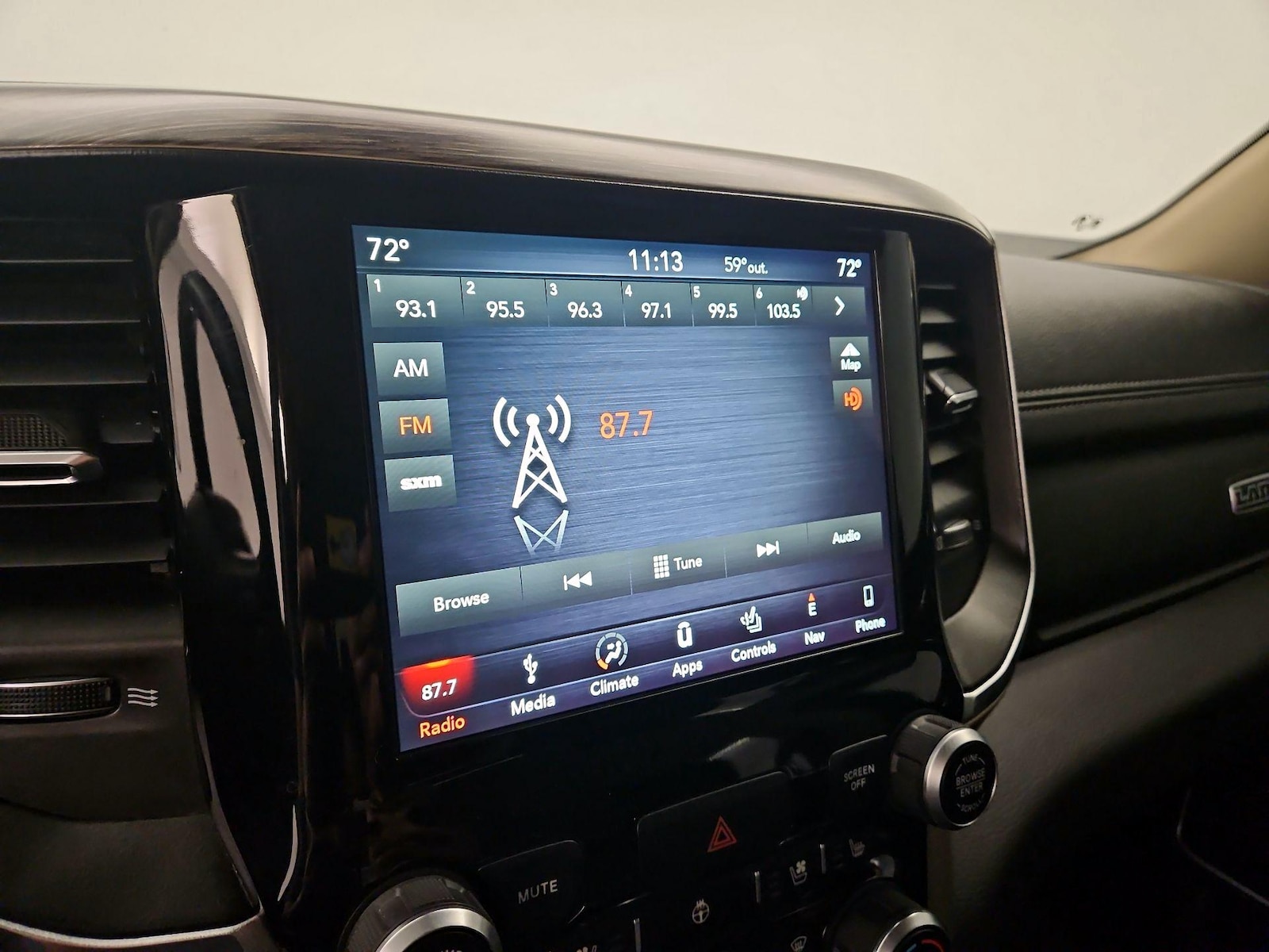 2019 RAM Ram 1500 Pickup Laramie - Photo 17