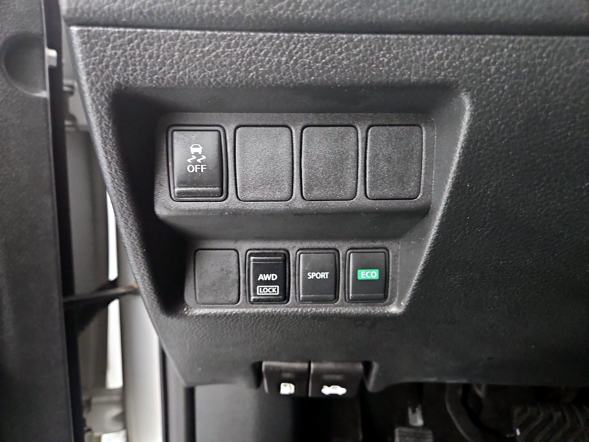 Thumbnail: 2017 Nissan Rogue - 13