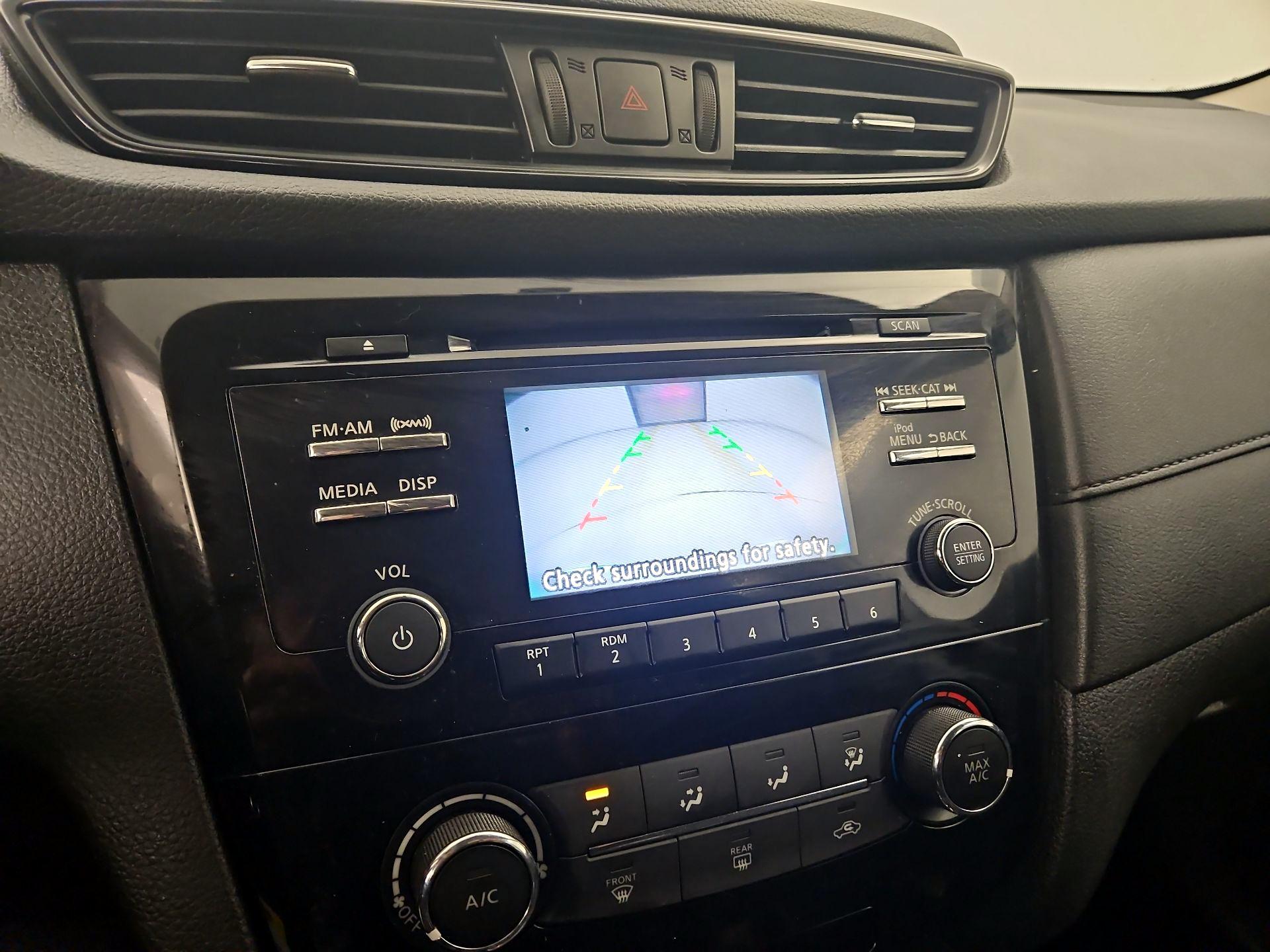 Thumbnail: 2017 Nissan Rogue - 14