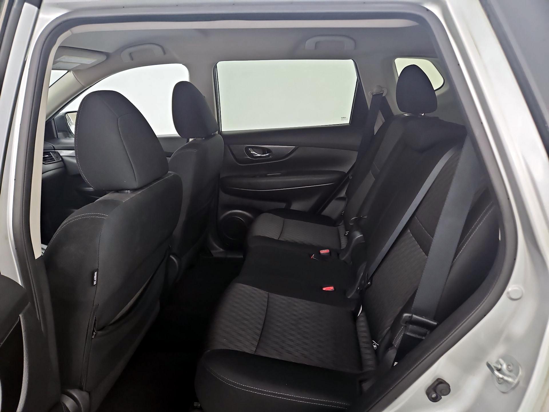 Thumbnail: 2017 Nissan Rogue - 19