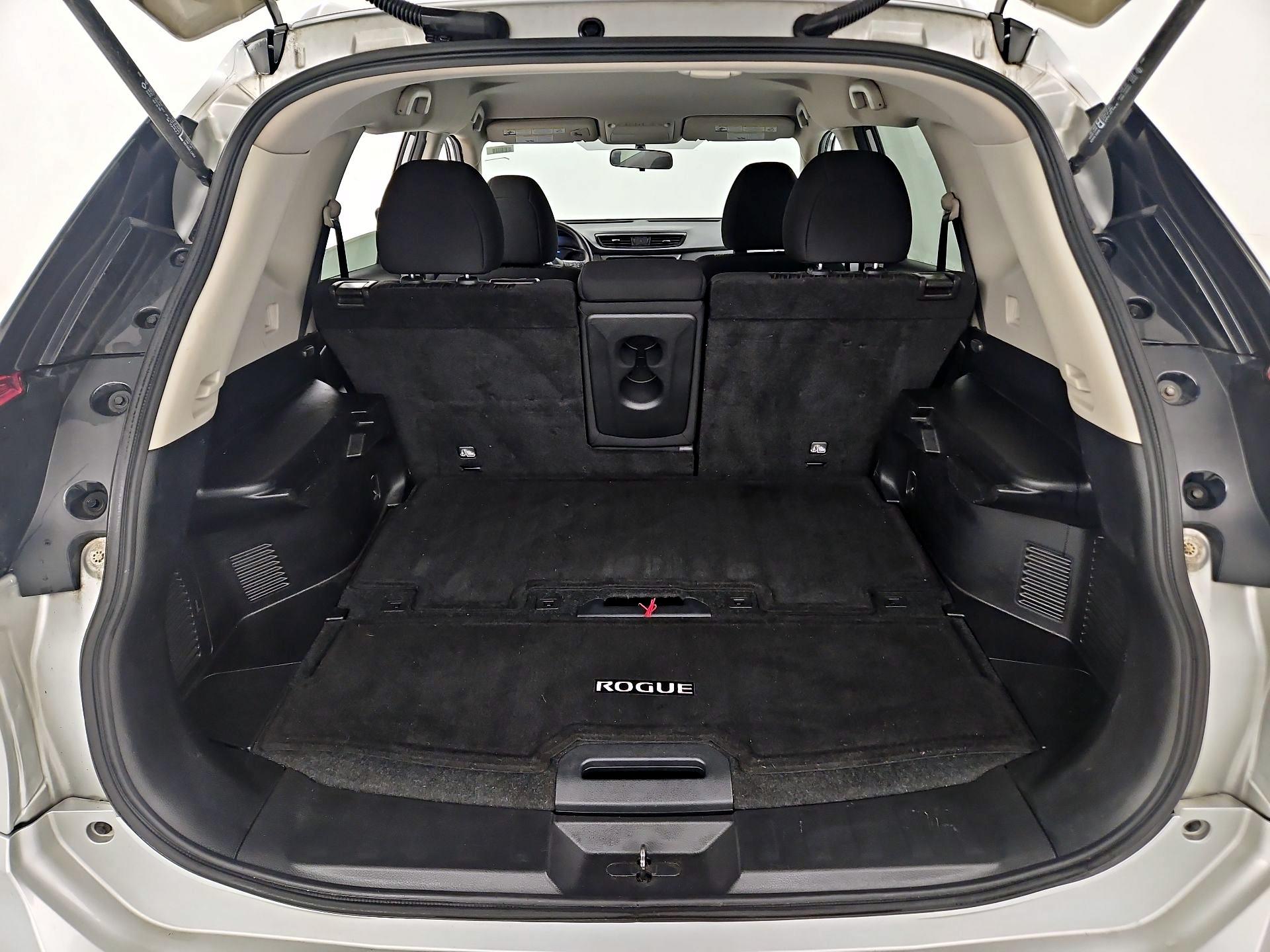 Thumbnail: 2017 Nissan Rogue - 20