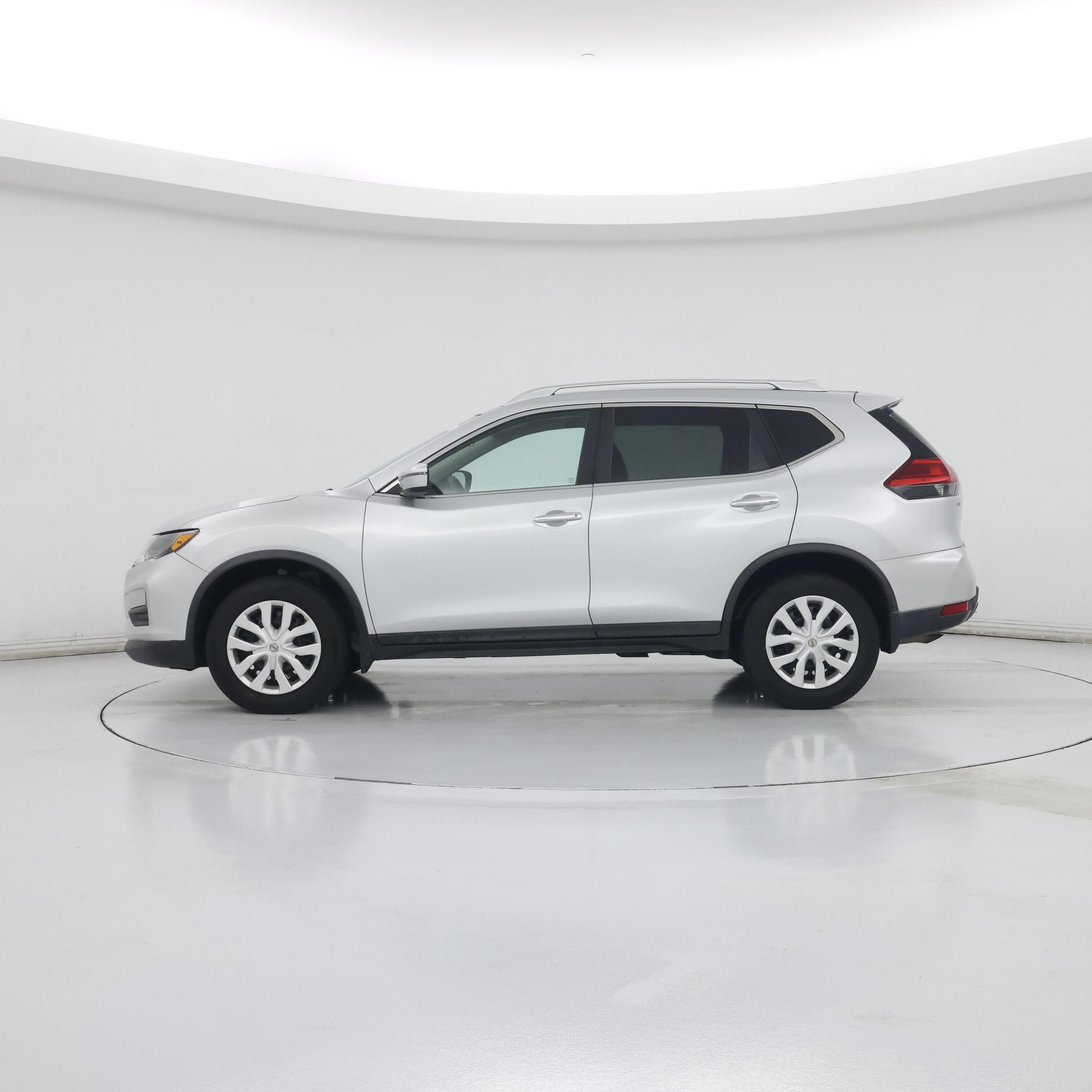 Thumbnail: 2017 Nissan Rogue - 3