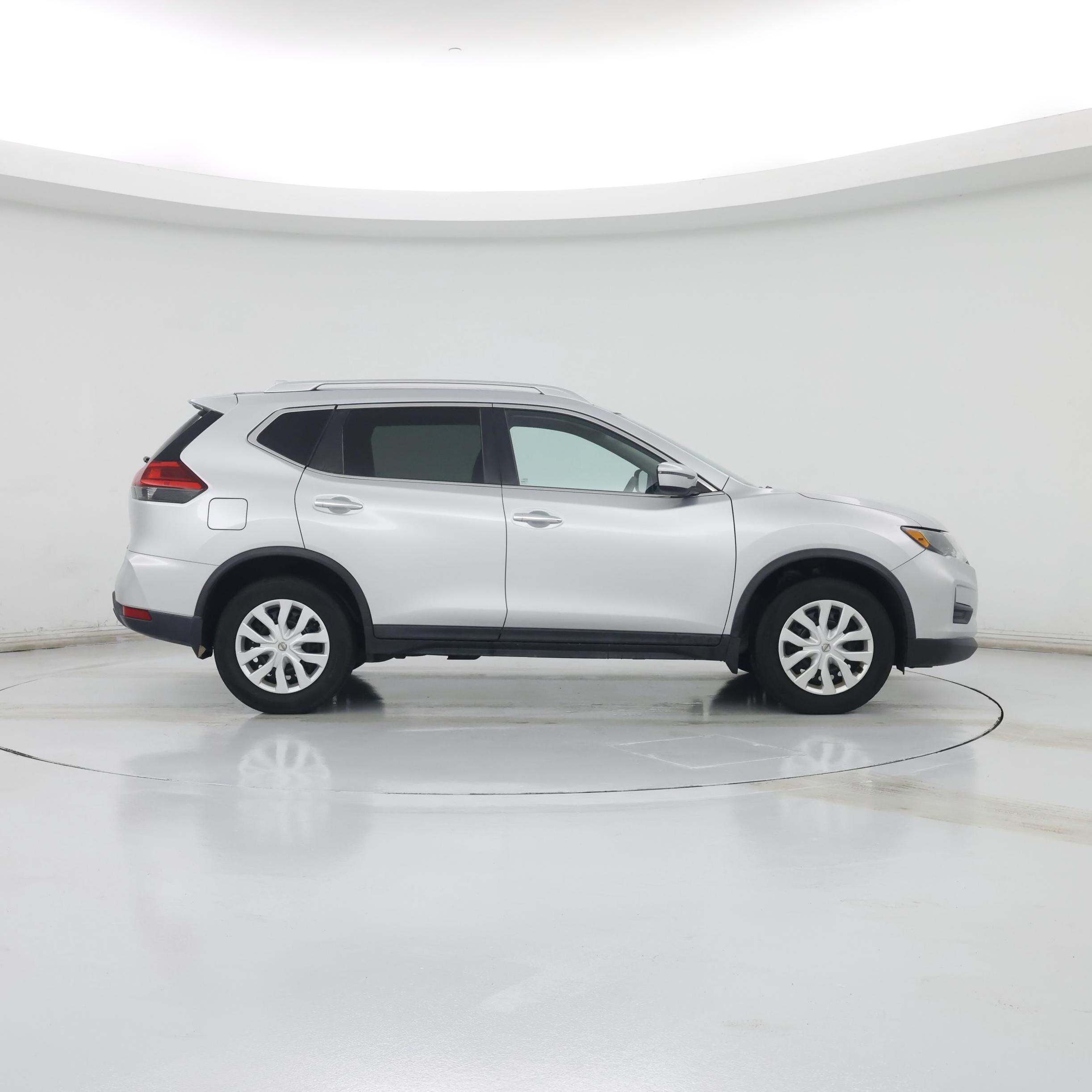 Thumbnail: 2017 Nissan Rogue - 7