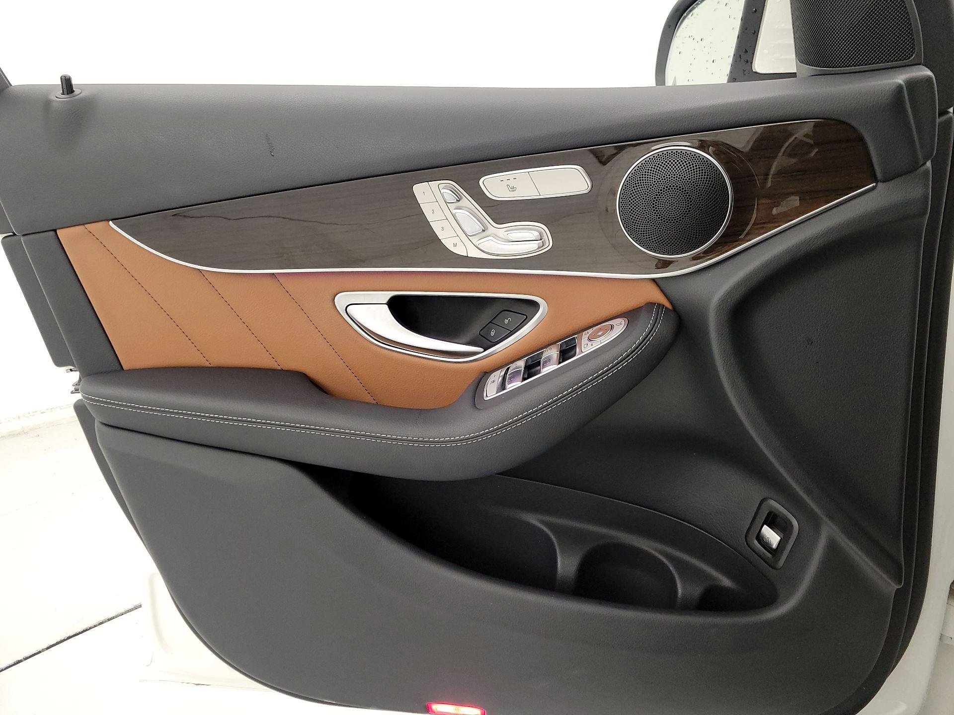 Thumbnail: 2022 Mercedes-Benz GLC - 12