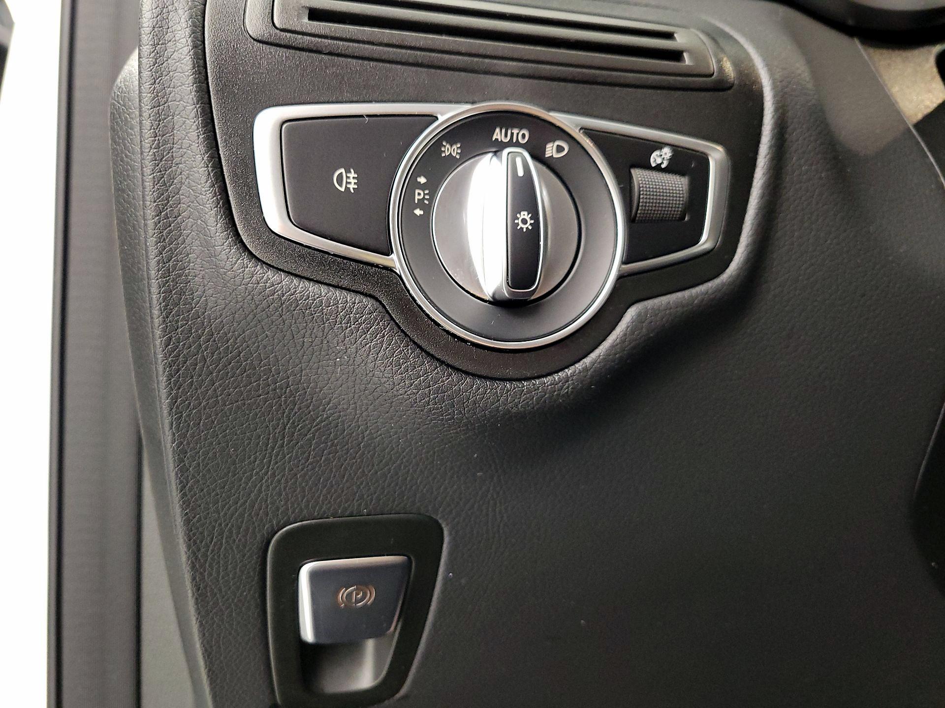 Thumbnail: 2022 Mercedes-Benz GLC - 13