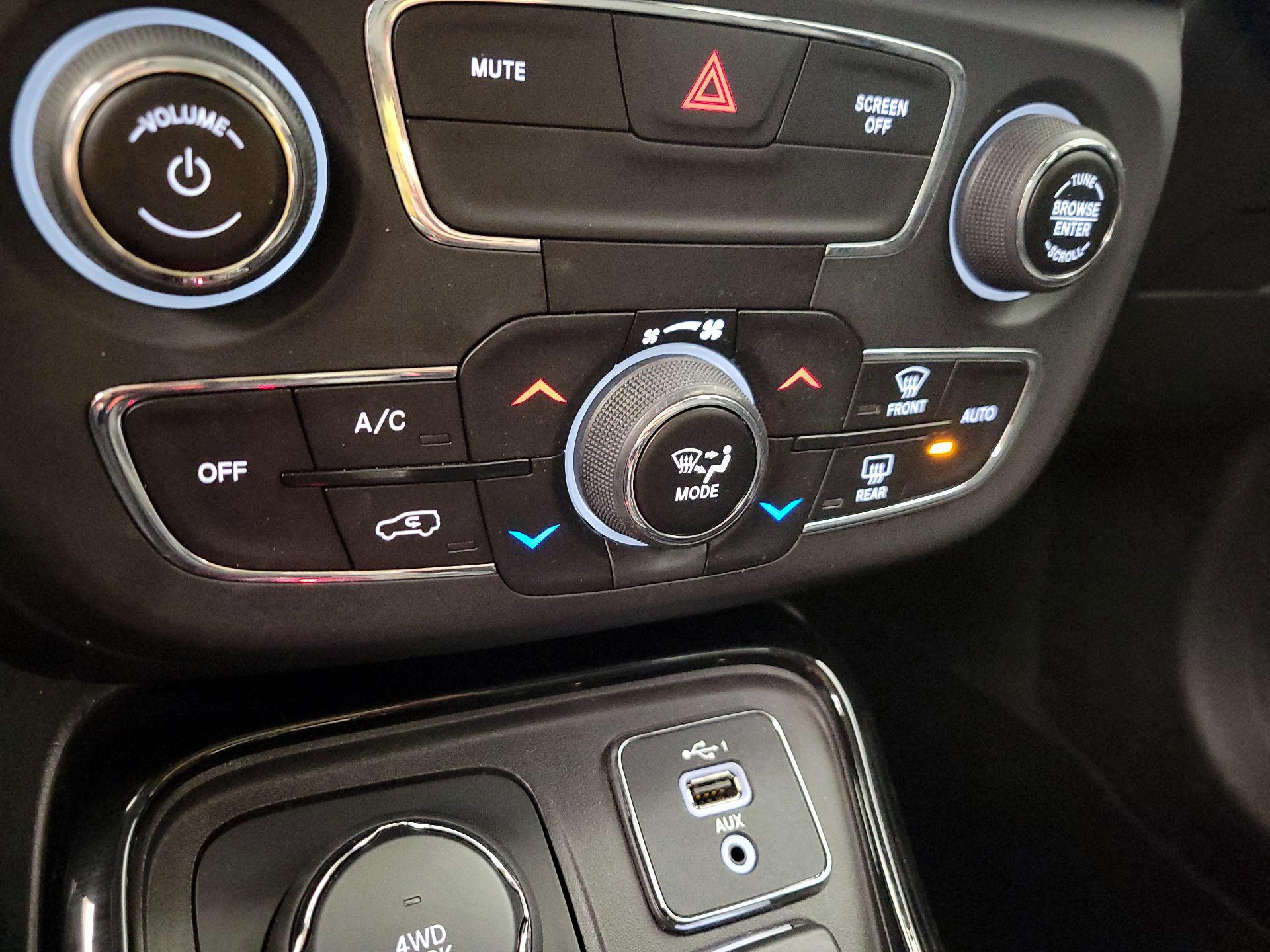 Thumbnail: 2019 Jeep Compass - 16