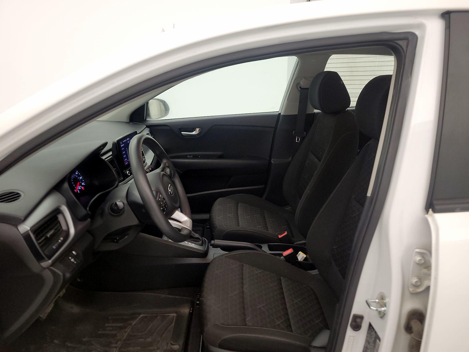 Thumbnail: 2021 Kia Rio - 11