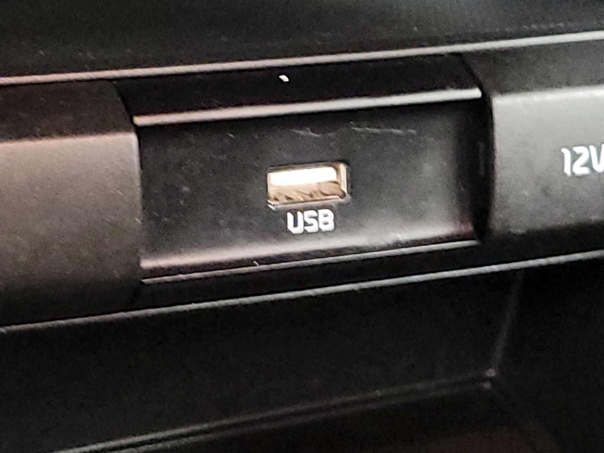 Thumbnail: 2021 Kia Rio - 18