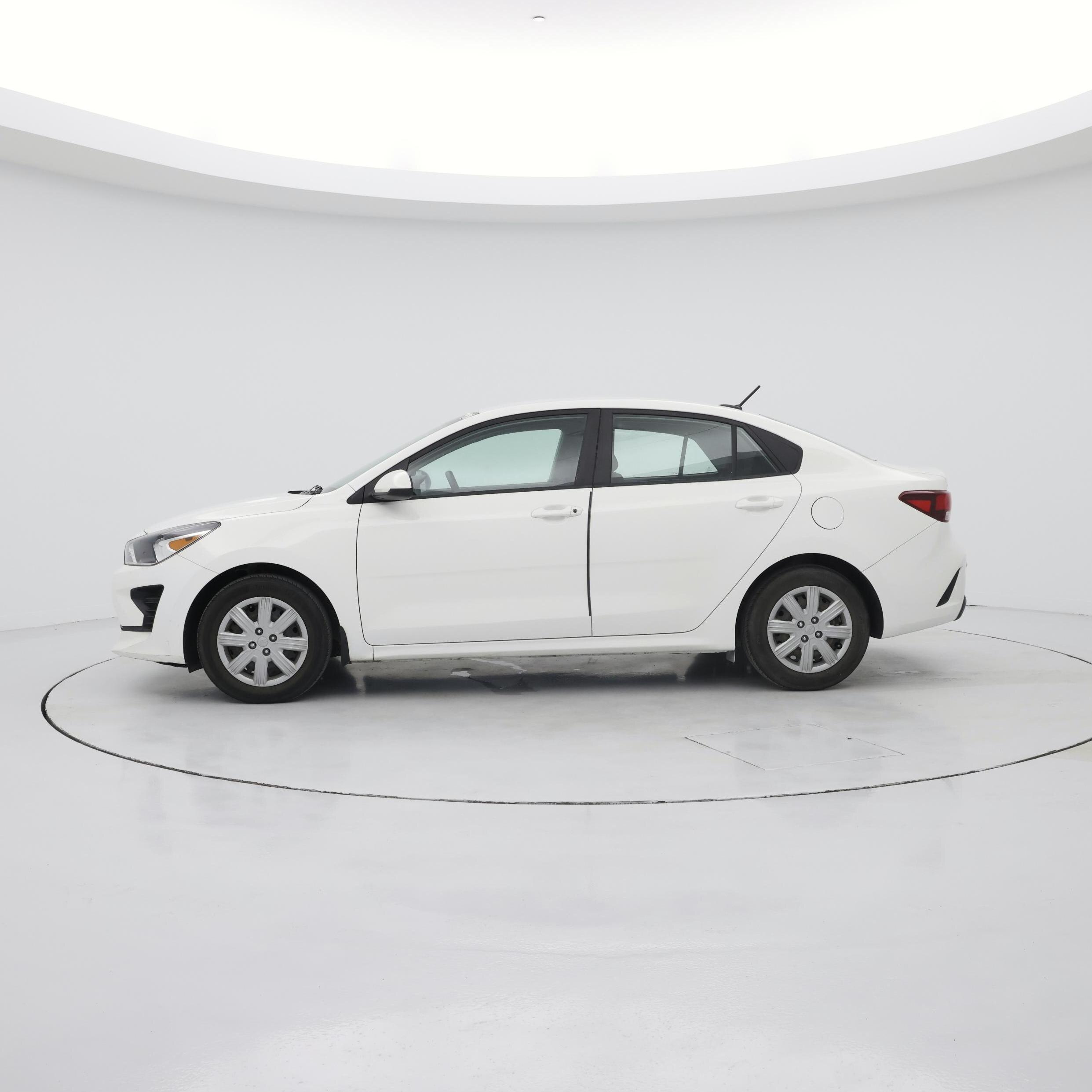 Thumbnail: 2021 Kia Rio - 3