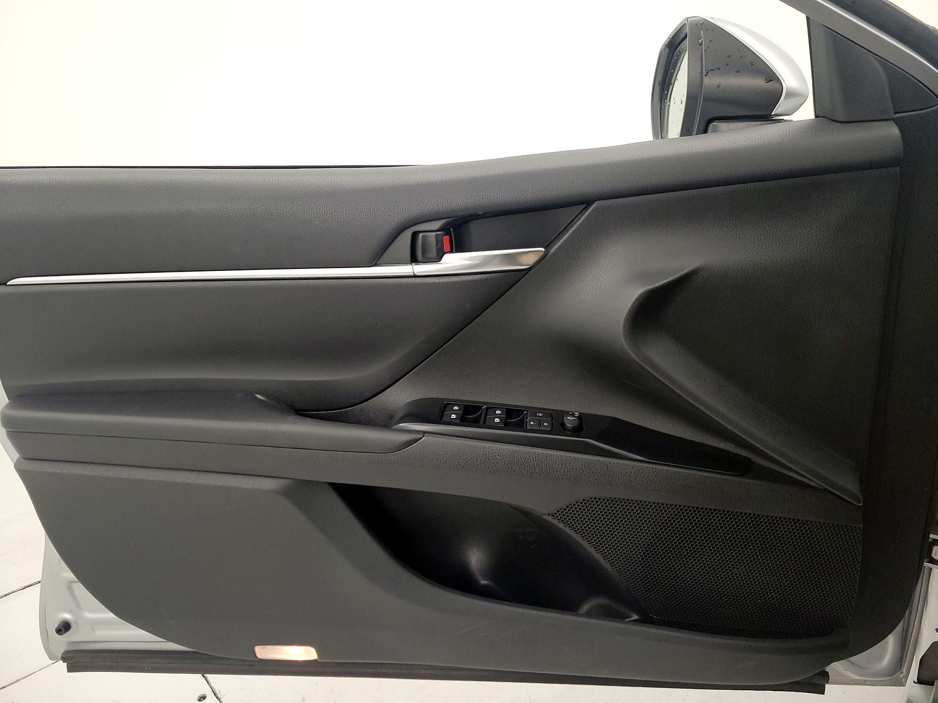 Thumbnail: 2019 Toyota Camry - 12