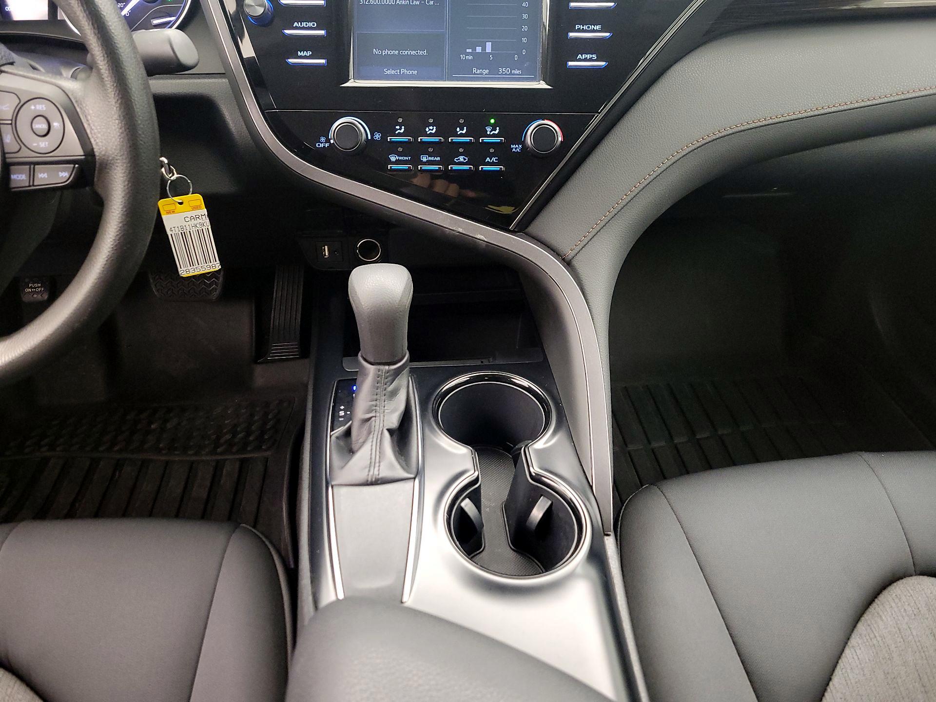 Thumbnail: 2019 Toyota Camry - 17