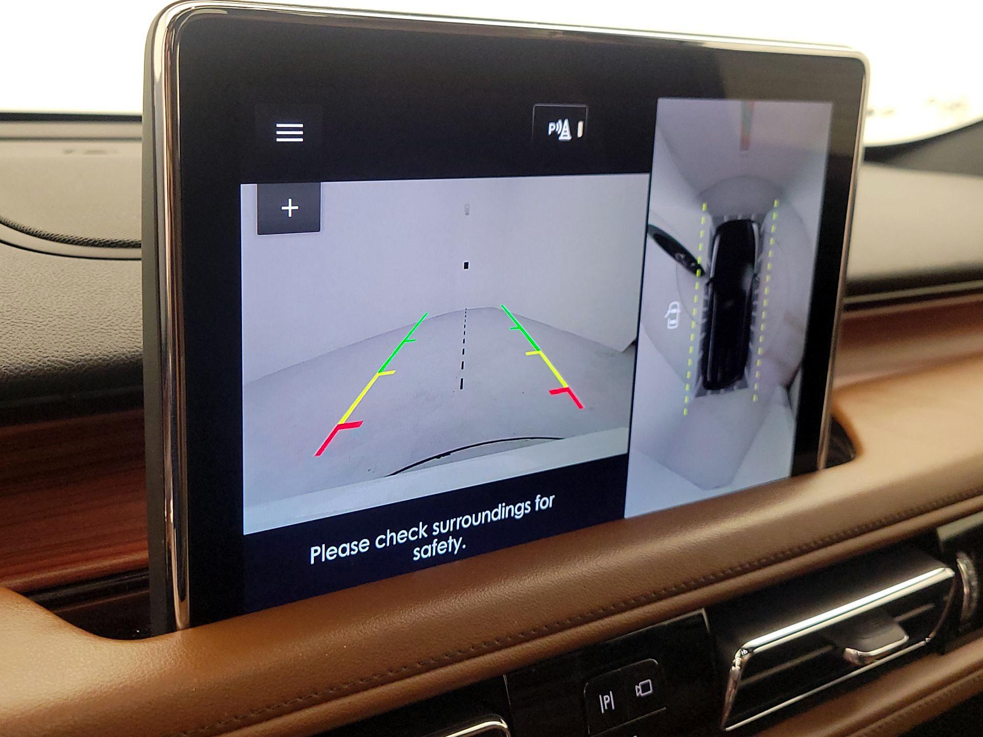 Thumbnail: 2022 Lincoln Aviator - 15