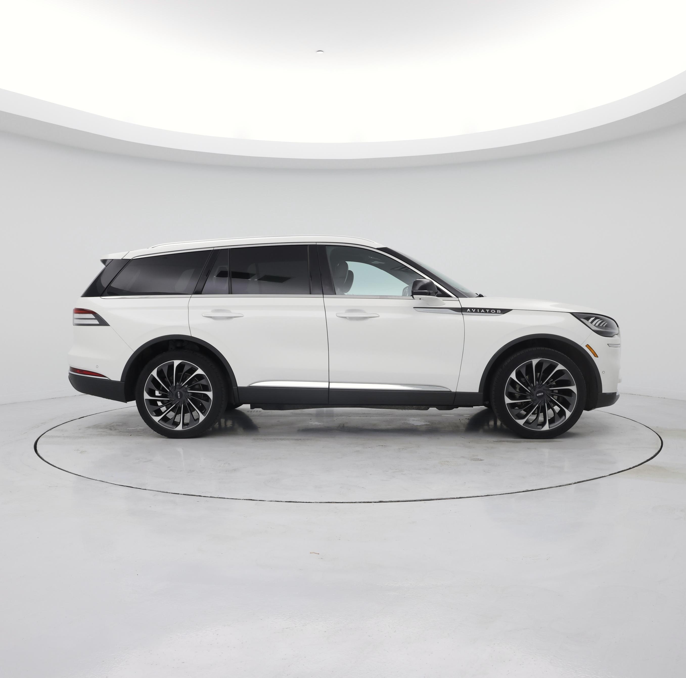 Thumbnail: 2022 Lincoln Aviator - 7