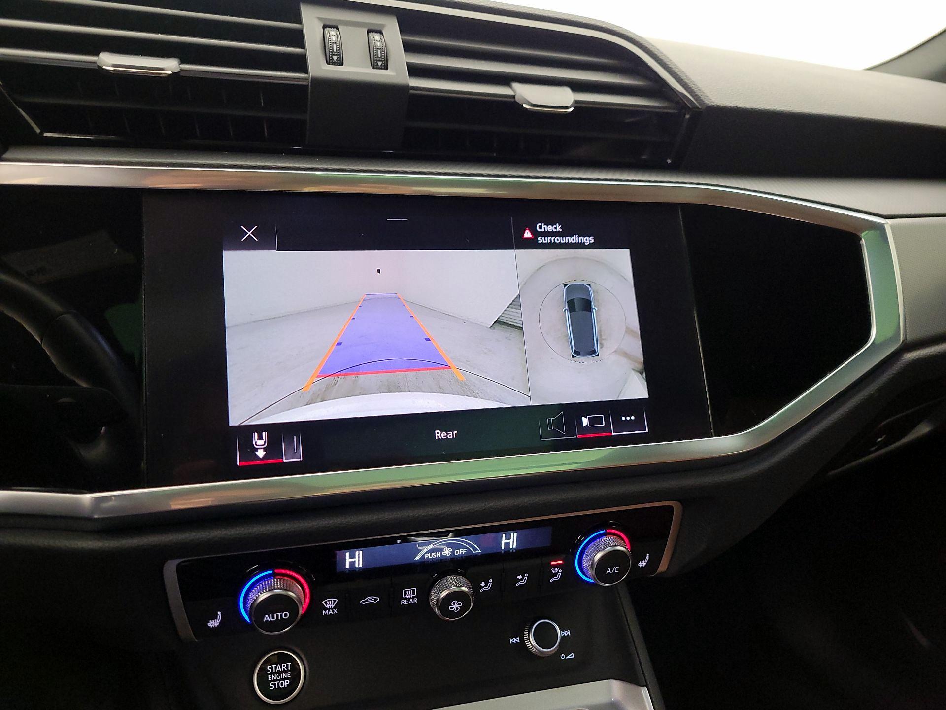 Thumbnail: 2022 Audi Q3 - 14