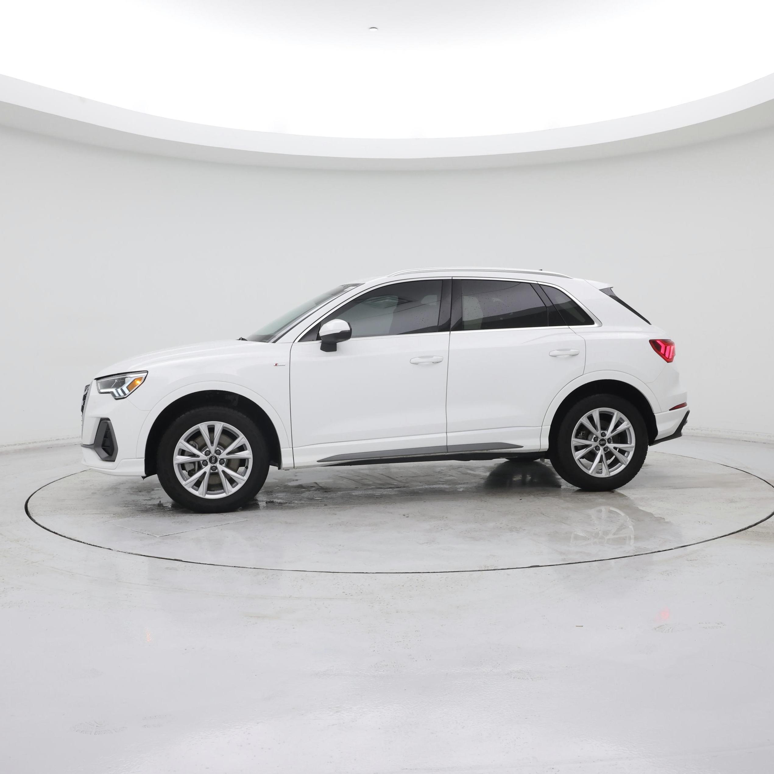 Thumbnail: 2022 Audi Q3 - 3