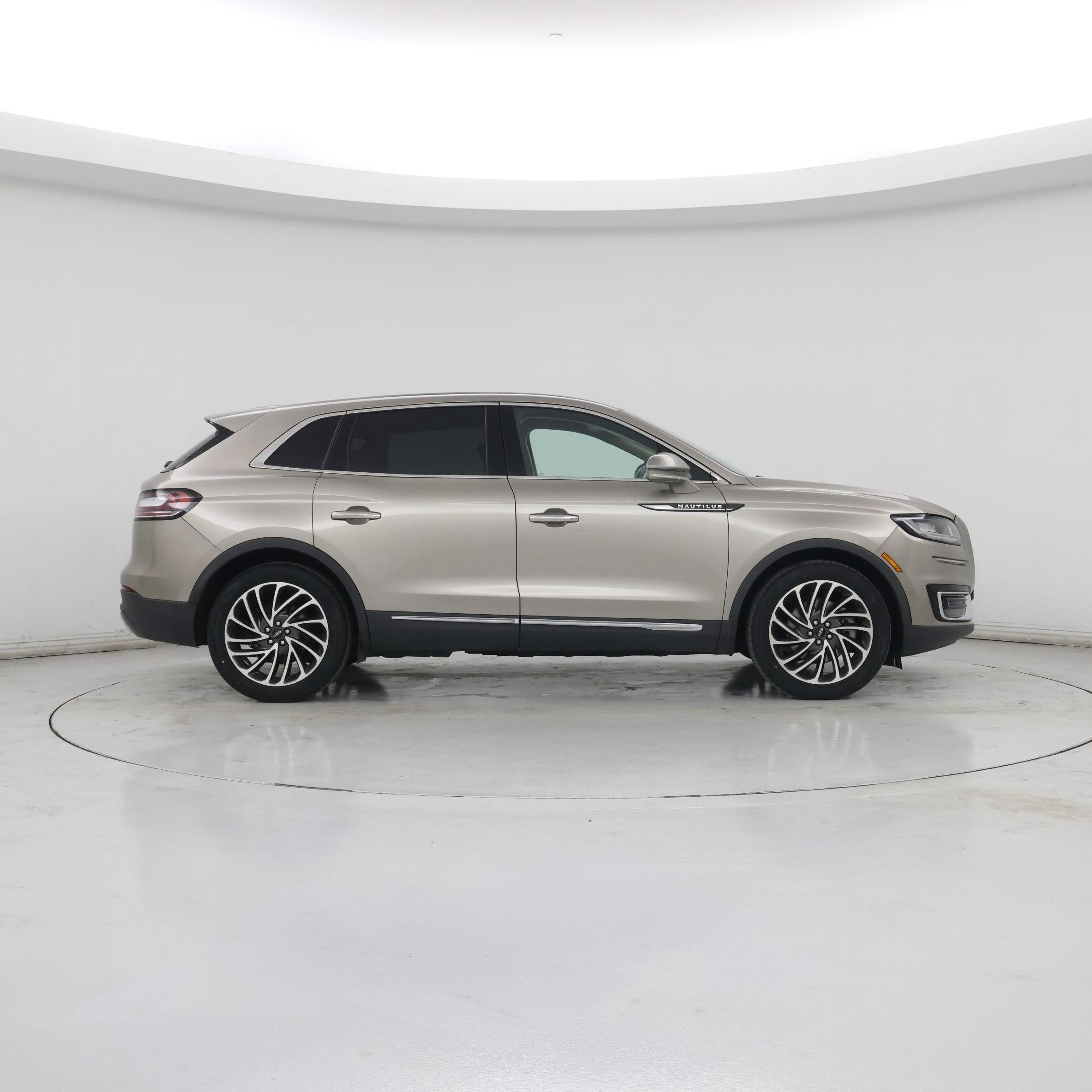 Thumbnail: 2019 Lincoln Nautilus - 7