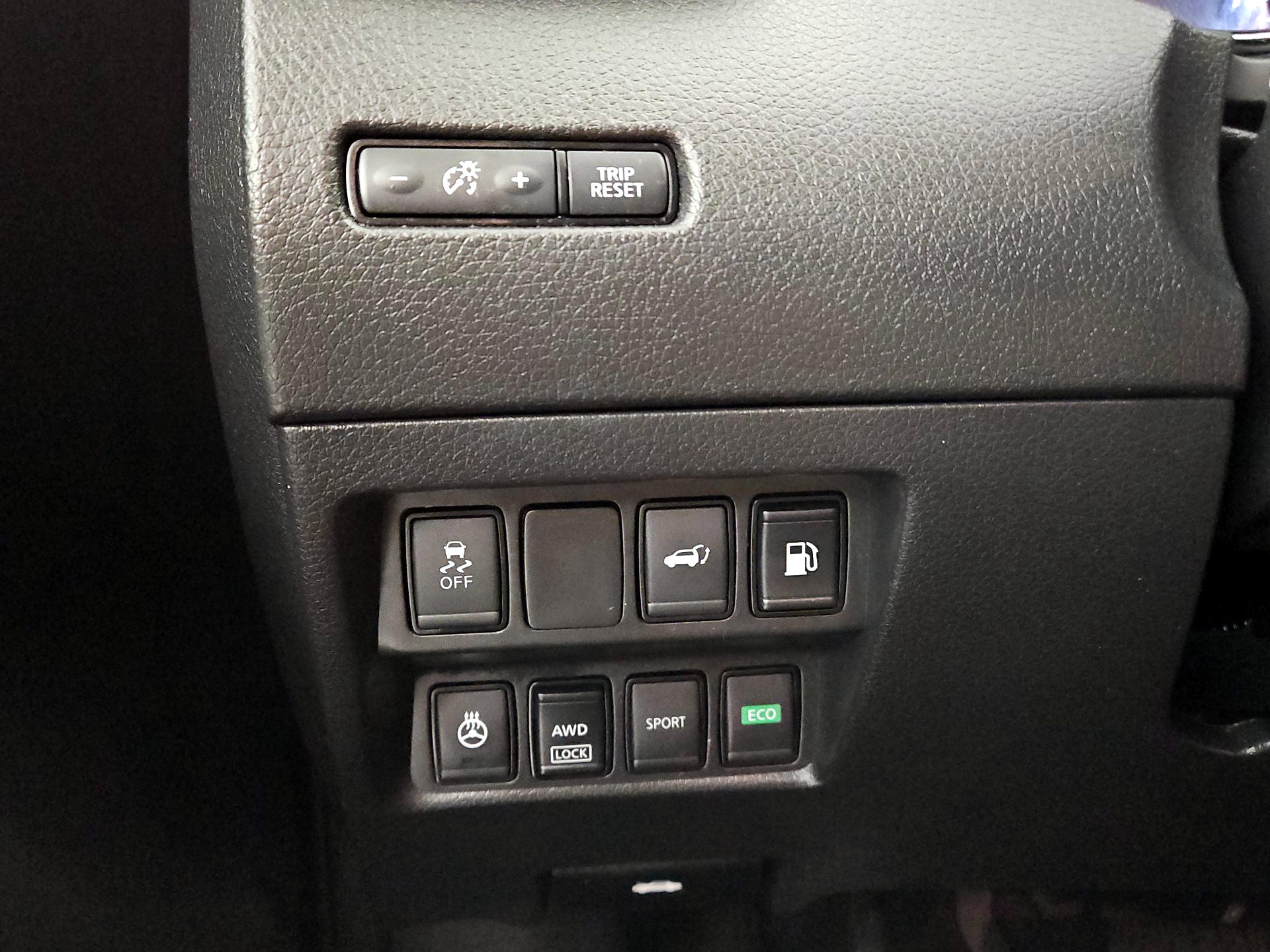 Thumbnail: 2018 Nissan Rogue - 13