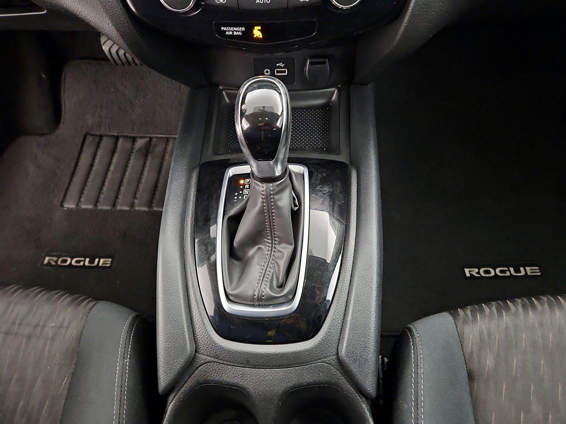 Thumbnail: 2018 Nissan Rogue - 18