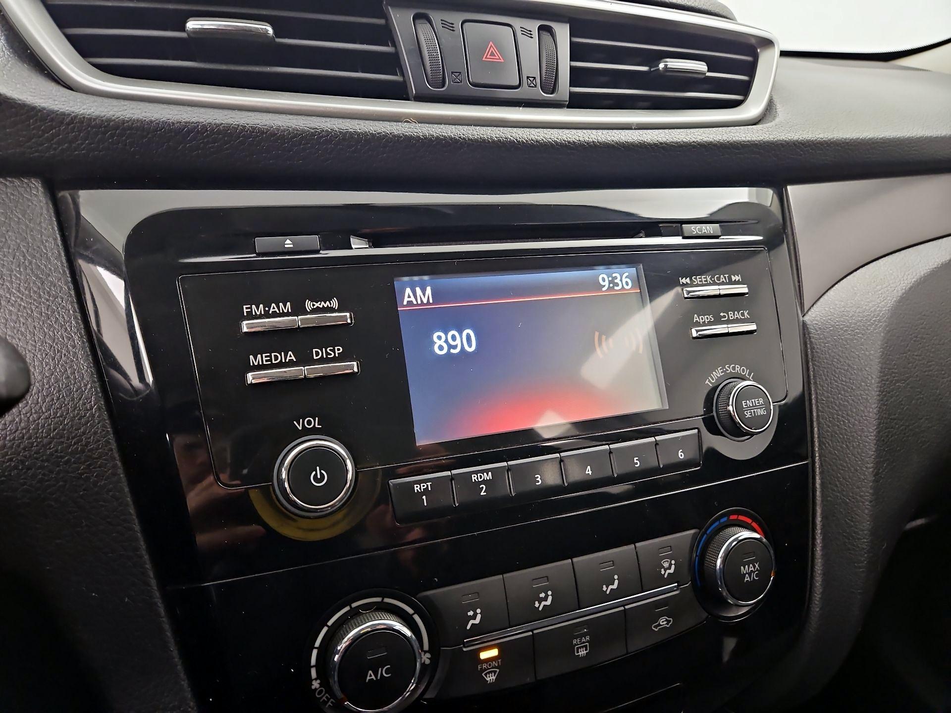 Thumbnail: 2015 Nissan Rogue - 15