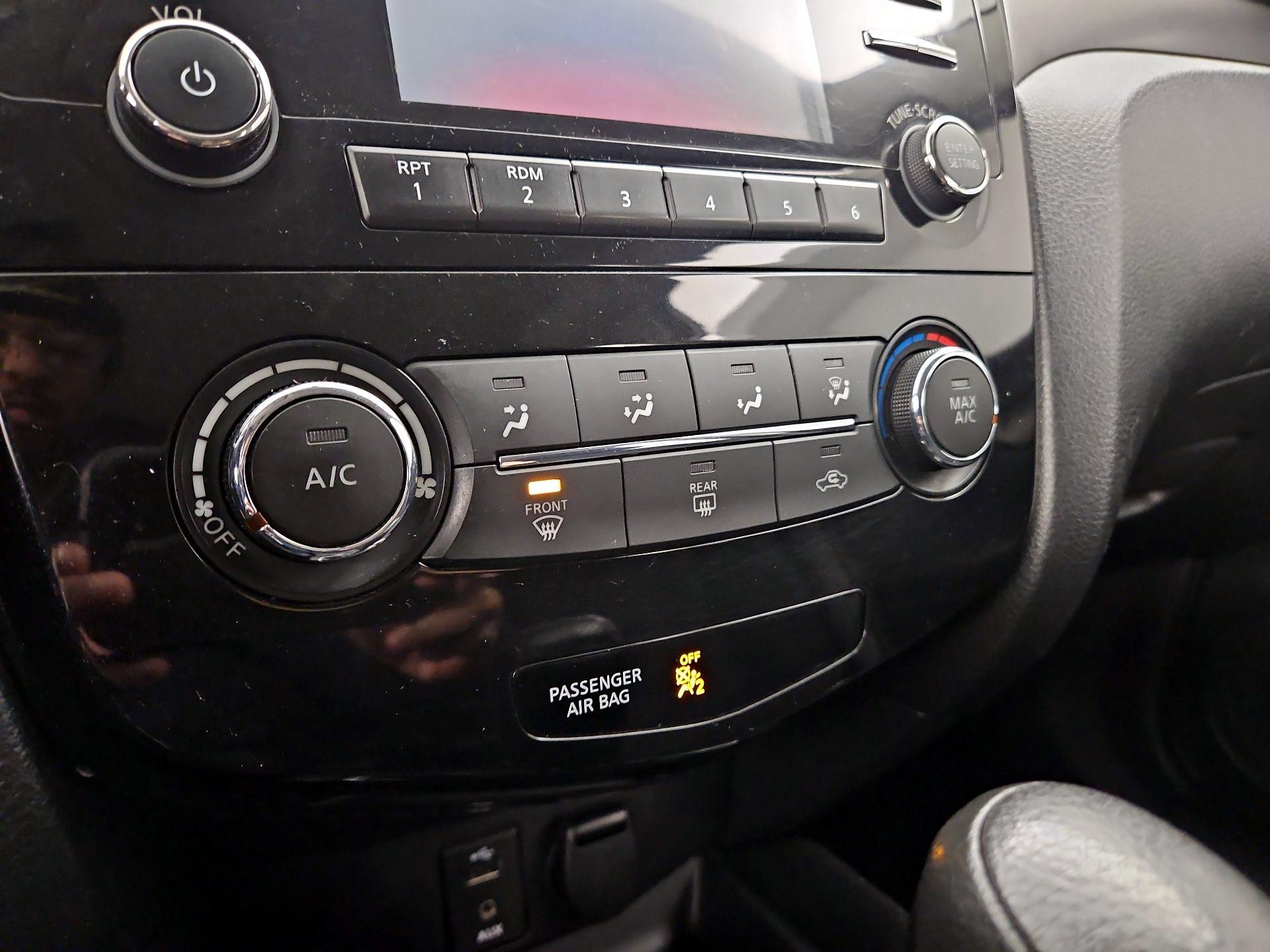 Thumbnail: 2015 Nissan Rogue - 16