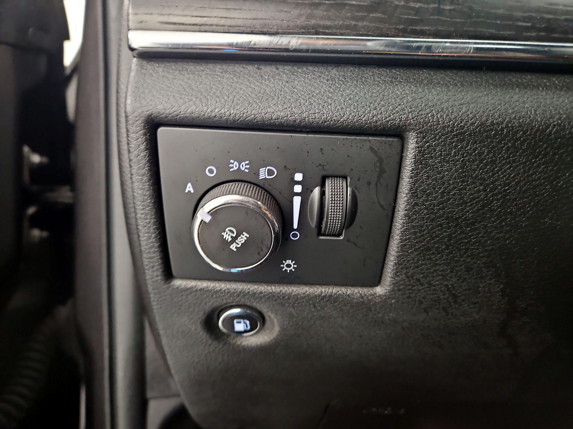 Thumbnail: 2015 Jeep Grand Cherokee - 13