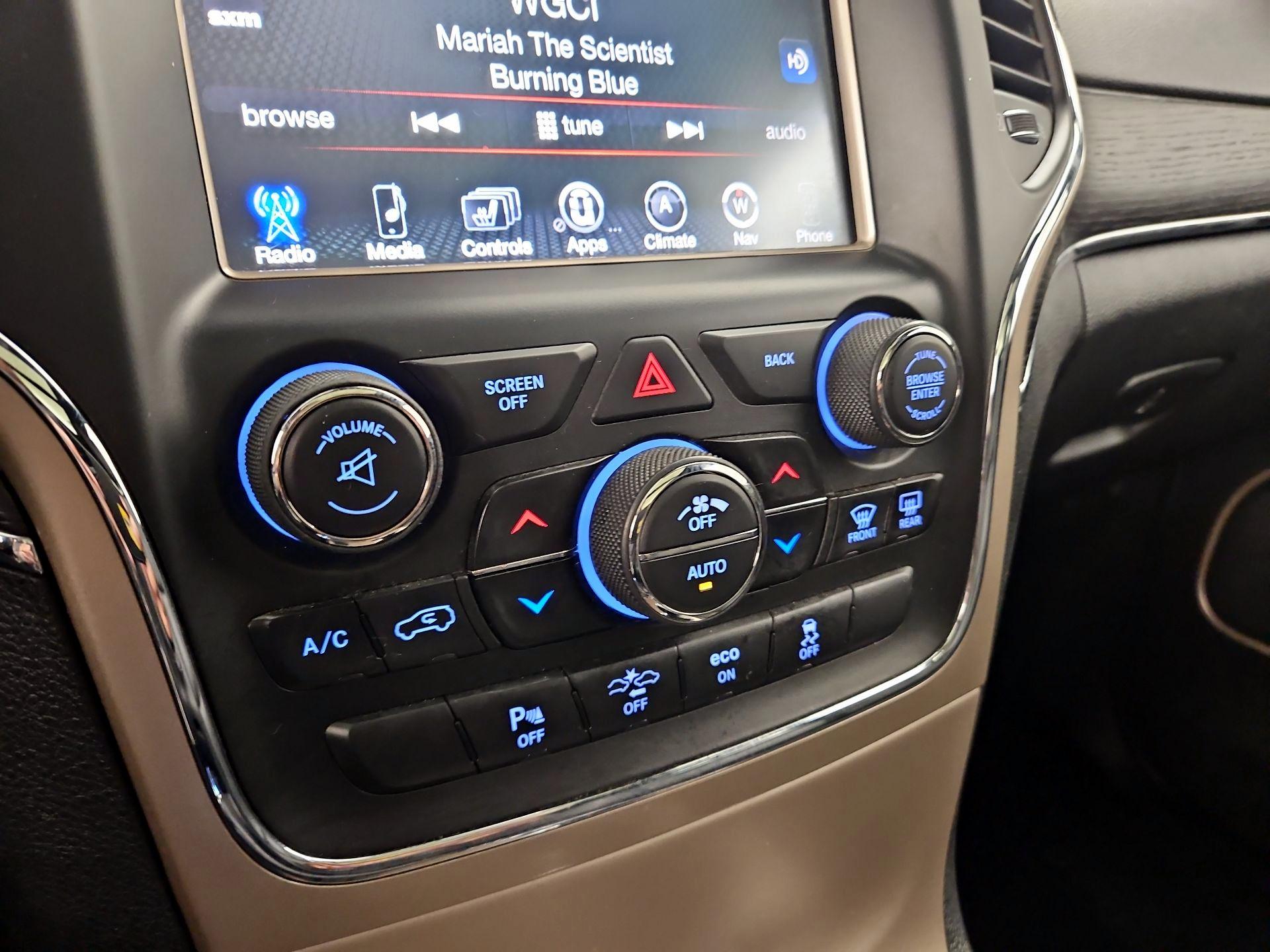 Thumbnail: 2015 Jeep Grand Cherokee - 17