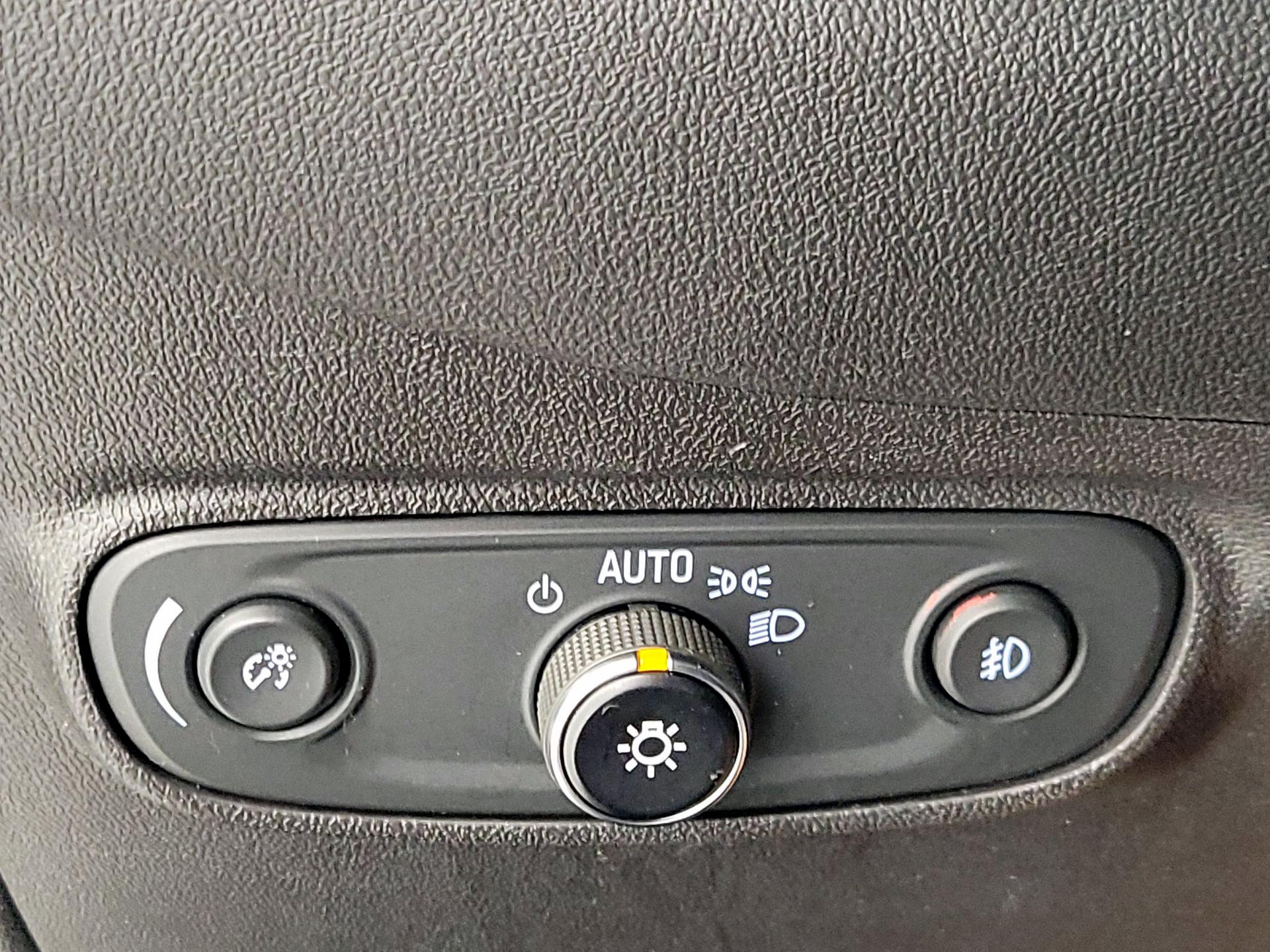 Thumbnail: 2020 Chevrolet Equinox - 13