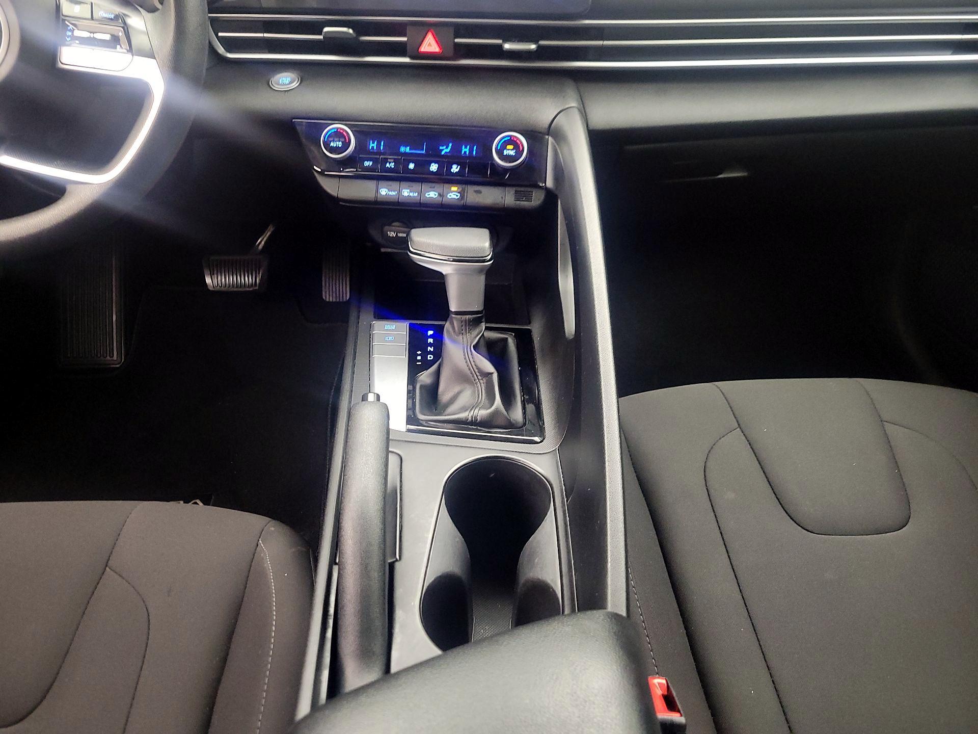 Thumbnail: 2021 Hyundai Elantra - 17