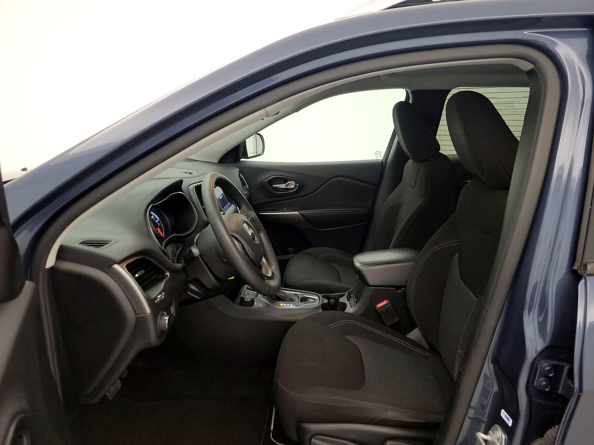 Thumbnail: 2021 Jeep Cherokee - 11