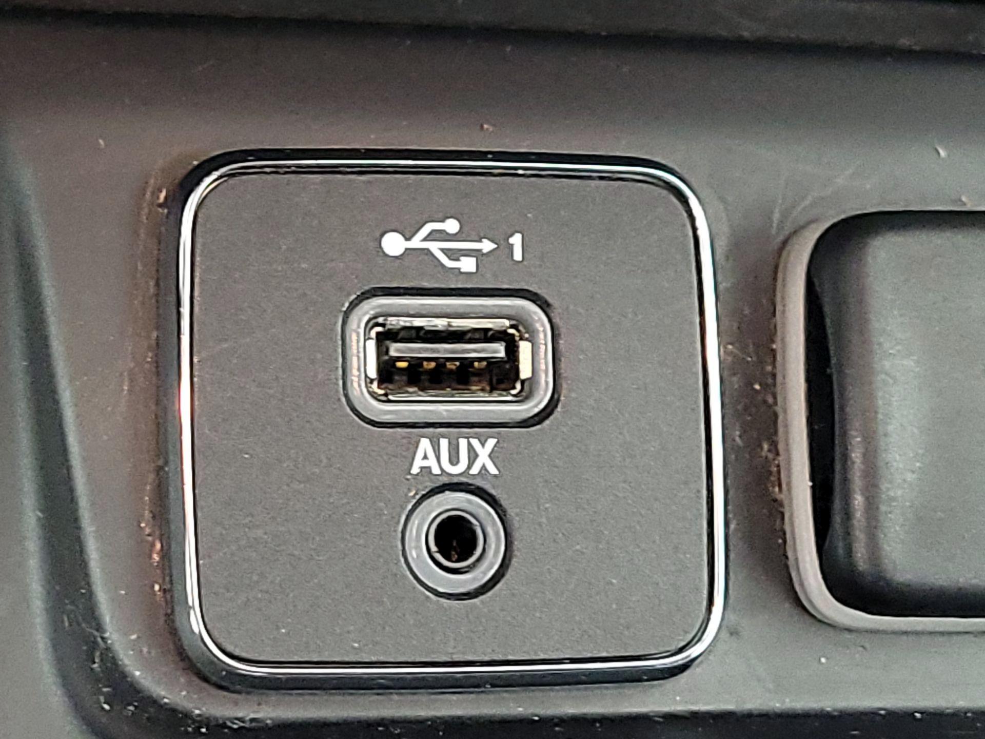 Thumbnail: 2021 Jeep Cherokee - 18