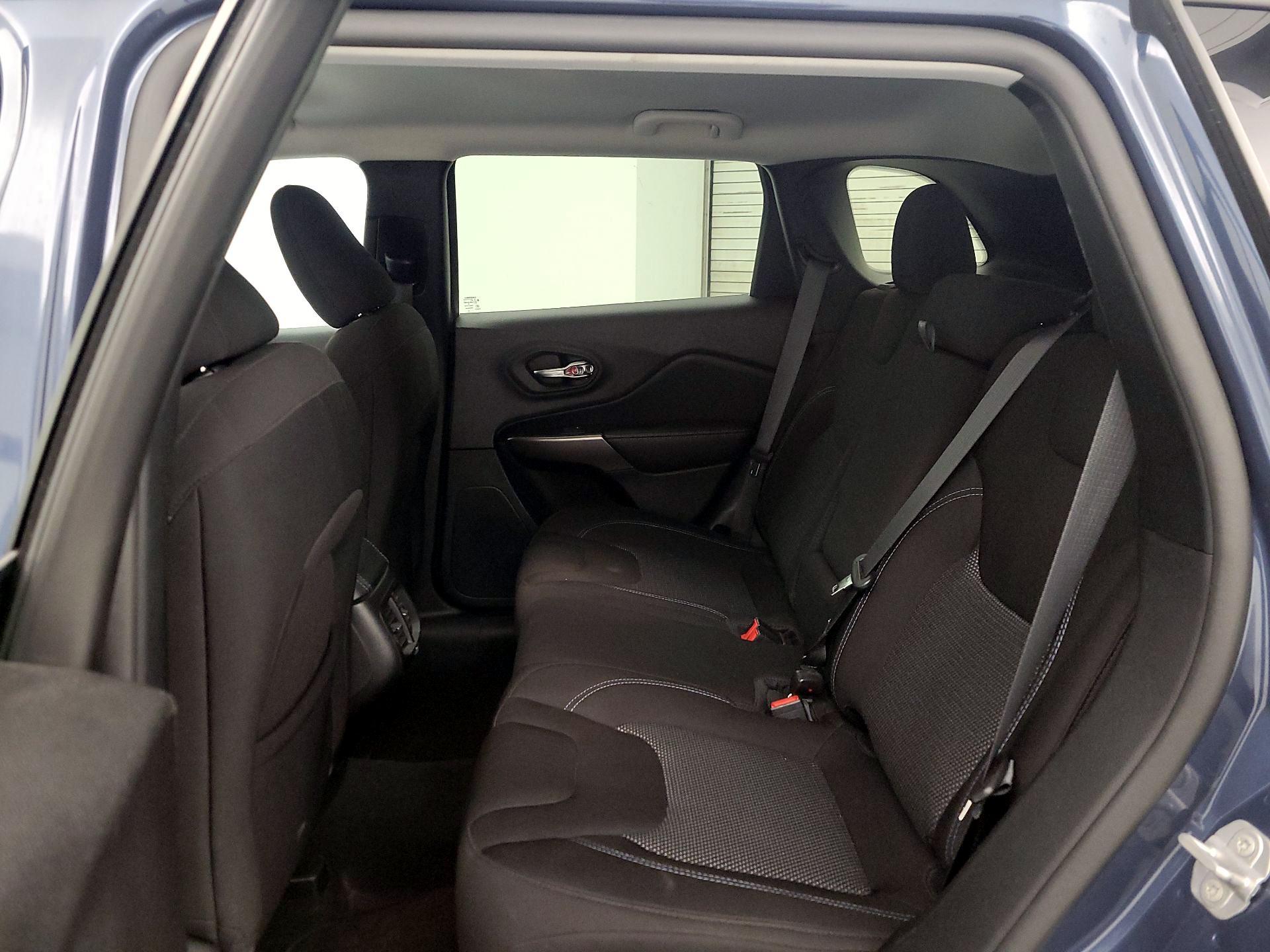 Thumbnail: 2021 Jeep Cherokee - 19