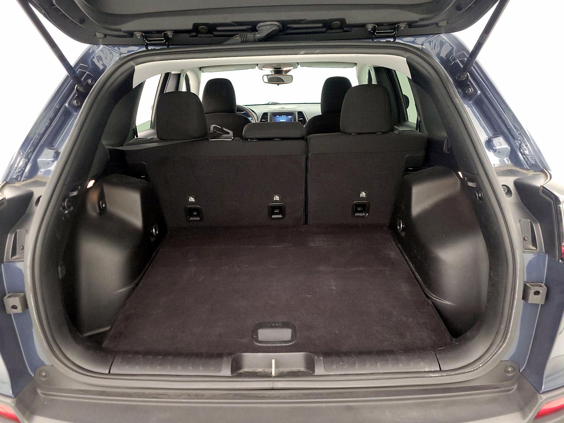 Thumbnail: 2021 Jeep Cherokee - 20