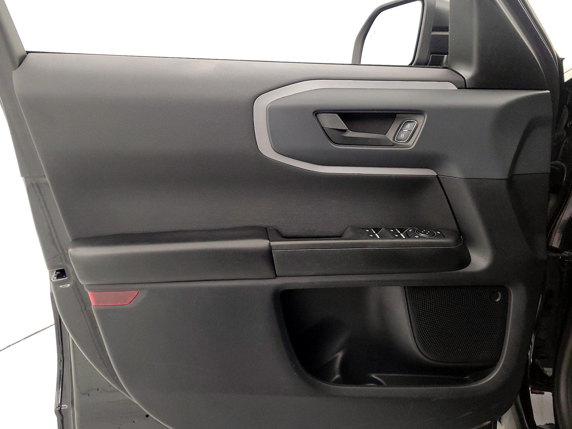 Thumbnail: 2022 Ford Bronco Sport - 12