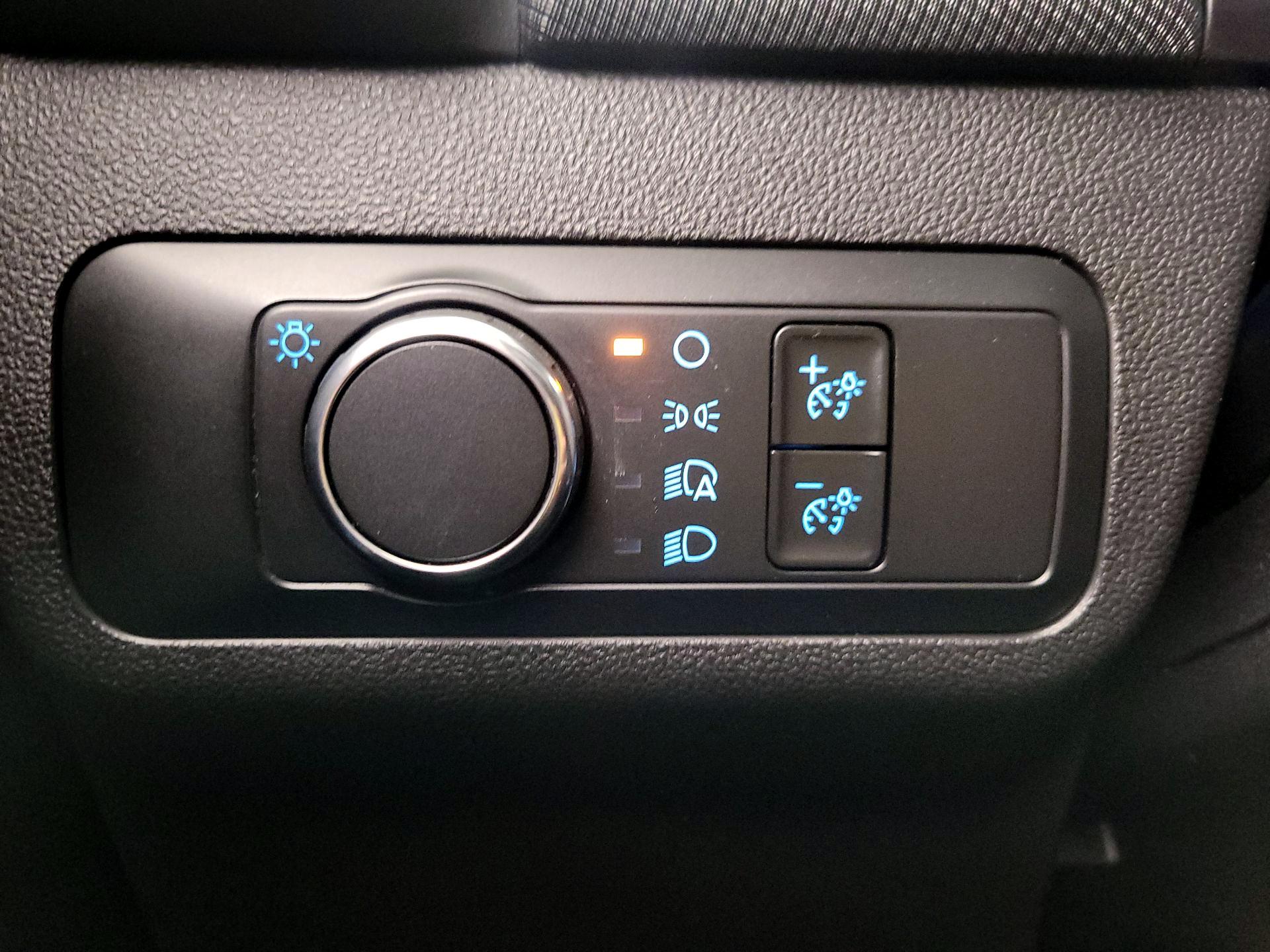 Thumbnail: 2022 Ford Bronco Sport - 13