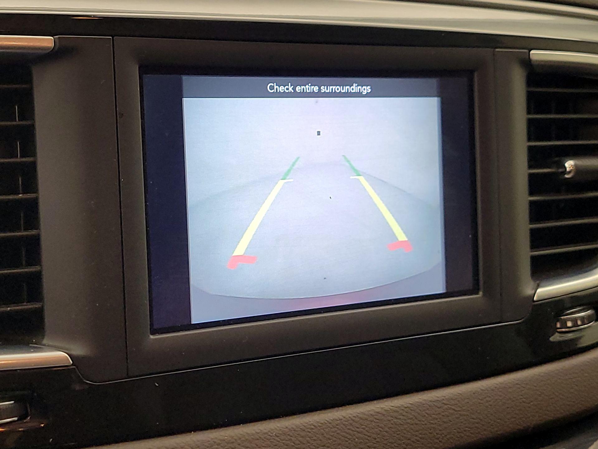 Thumbnail: 2020 Chrysler Voyager - 15