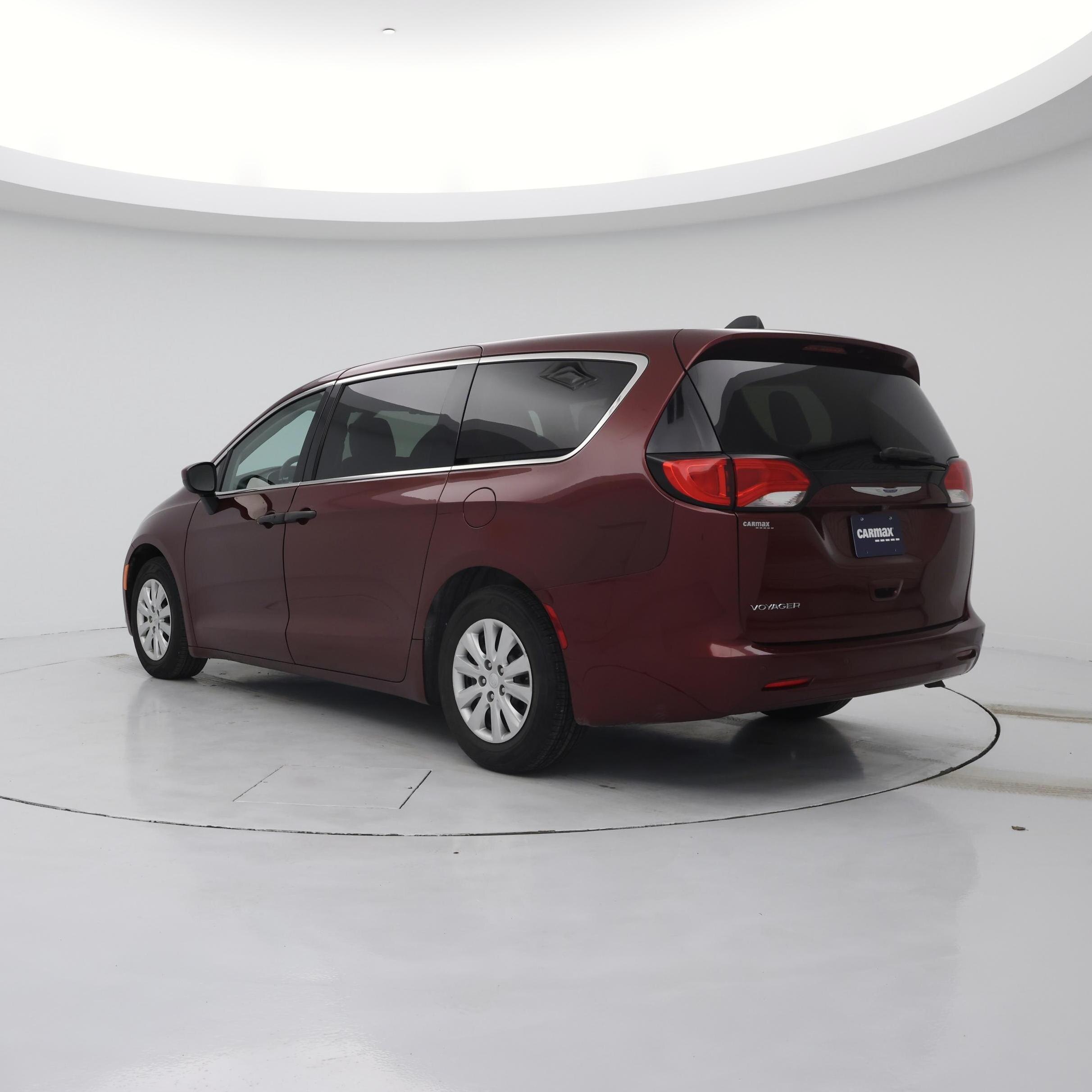 Thumbnail: 2020 Chrysler Voyager - 2