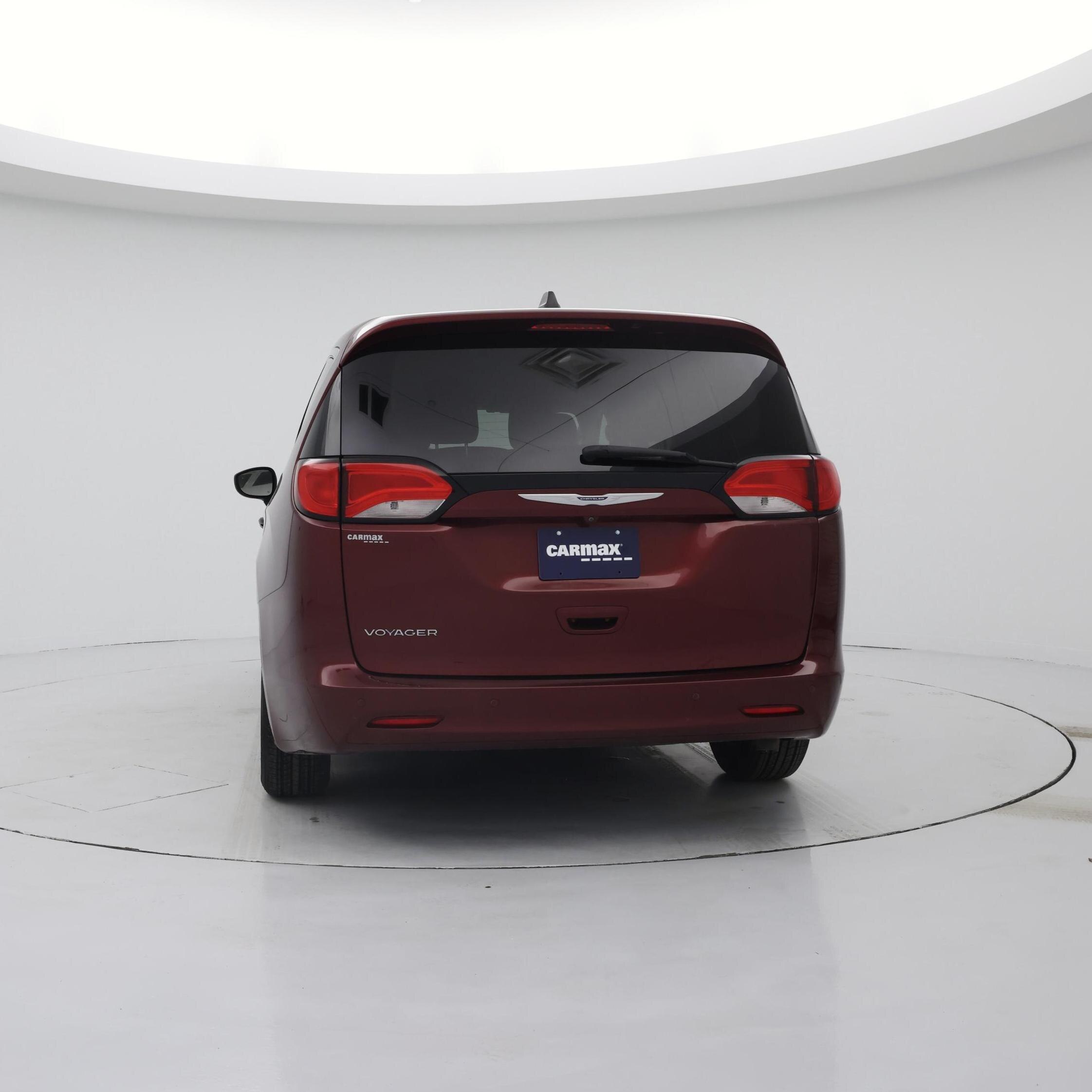 Thumbnail: 2020 Chrysler Voyager - 6